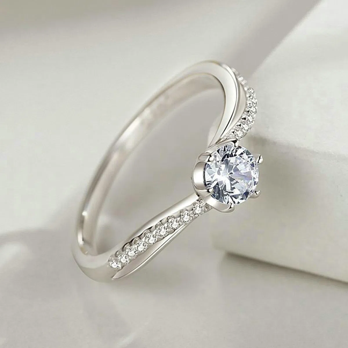 Anillo de compromiso de oro, oro blanco, elegante, anillo de boda con diamante cultivado en laboratorio de 0,5 ct para mujer