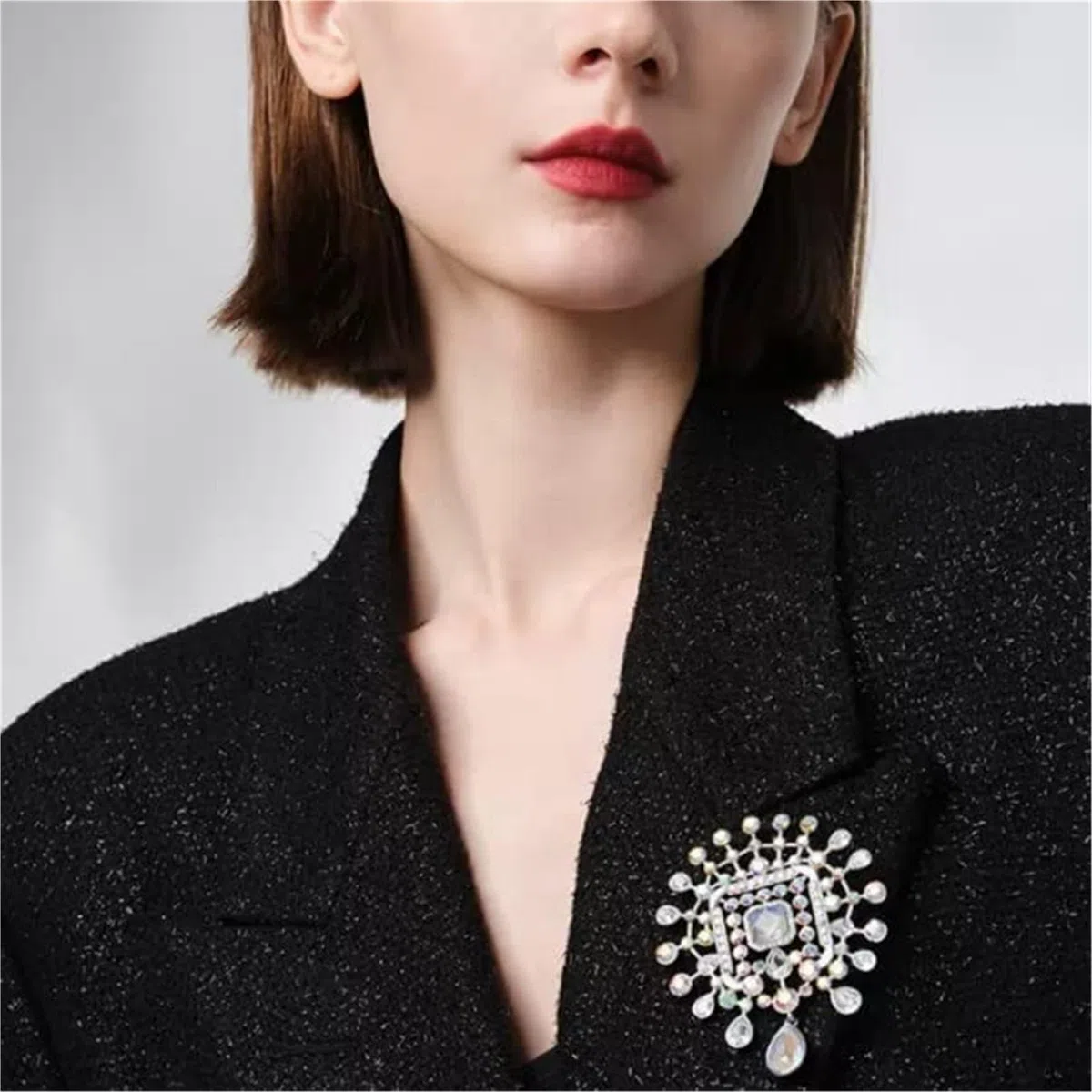 Broche refinado para mujer, versátil pin de solapa para otoño e invierno, accesorios elegantes