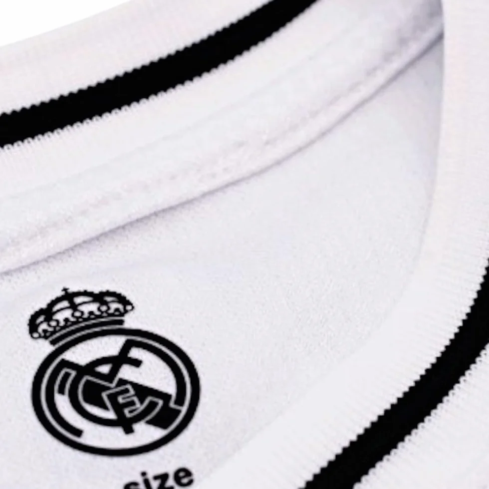Real Madrid Camiseta Personalizada con tú Nombre de la Primera Equipación Temporada 2024-2025 - Réplica Oficial Autorizada con Licencia - Adulto
