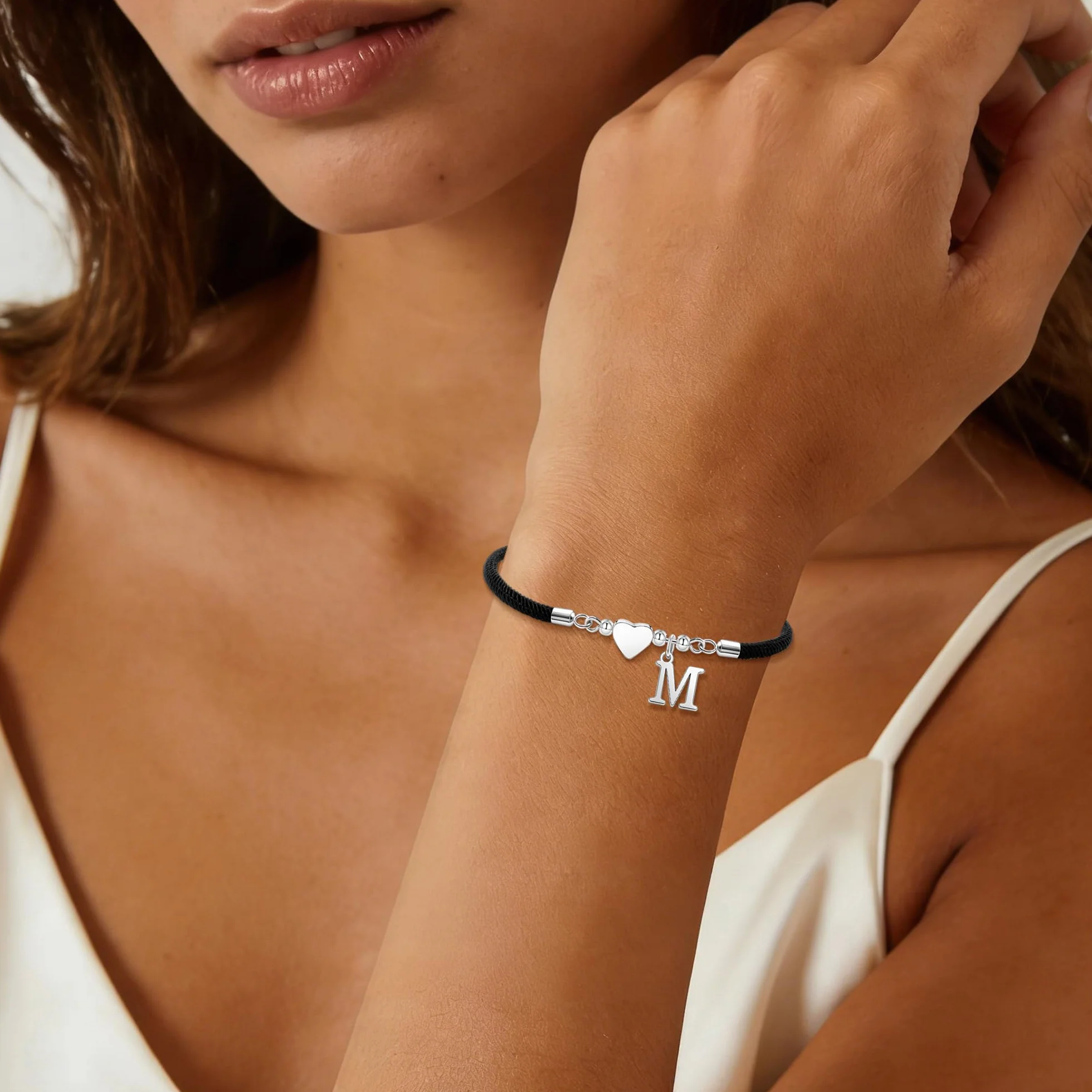 Pulsera de Cuerda Trenzada Hecha a Mano con Corazón de Plata Ajustable 26 Iniciales A-Z