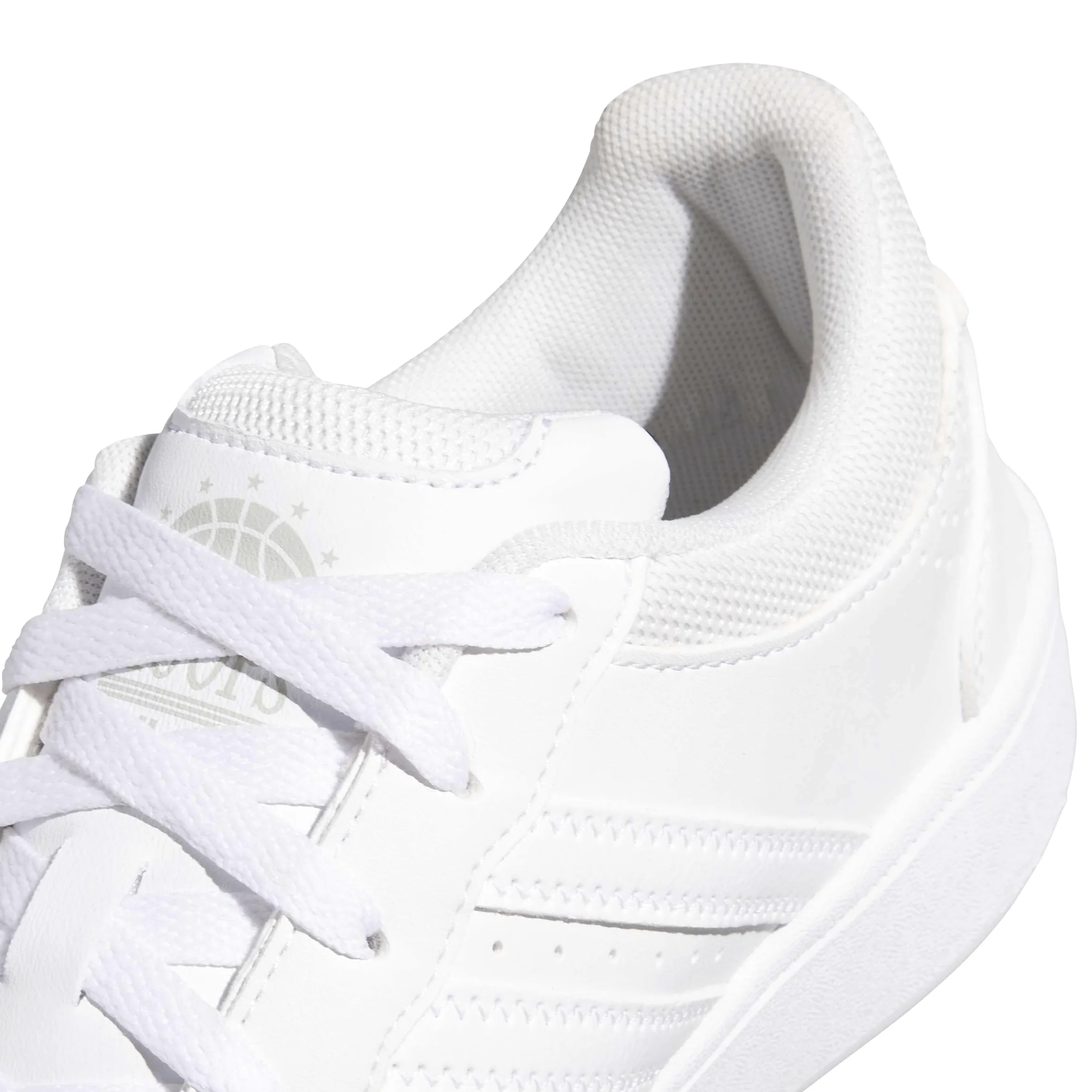 adidas - Hoops Classic para: Mujer