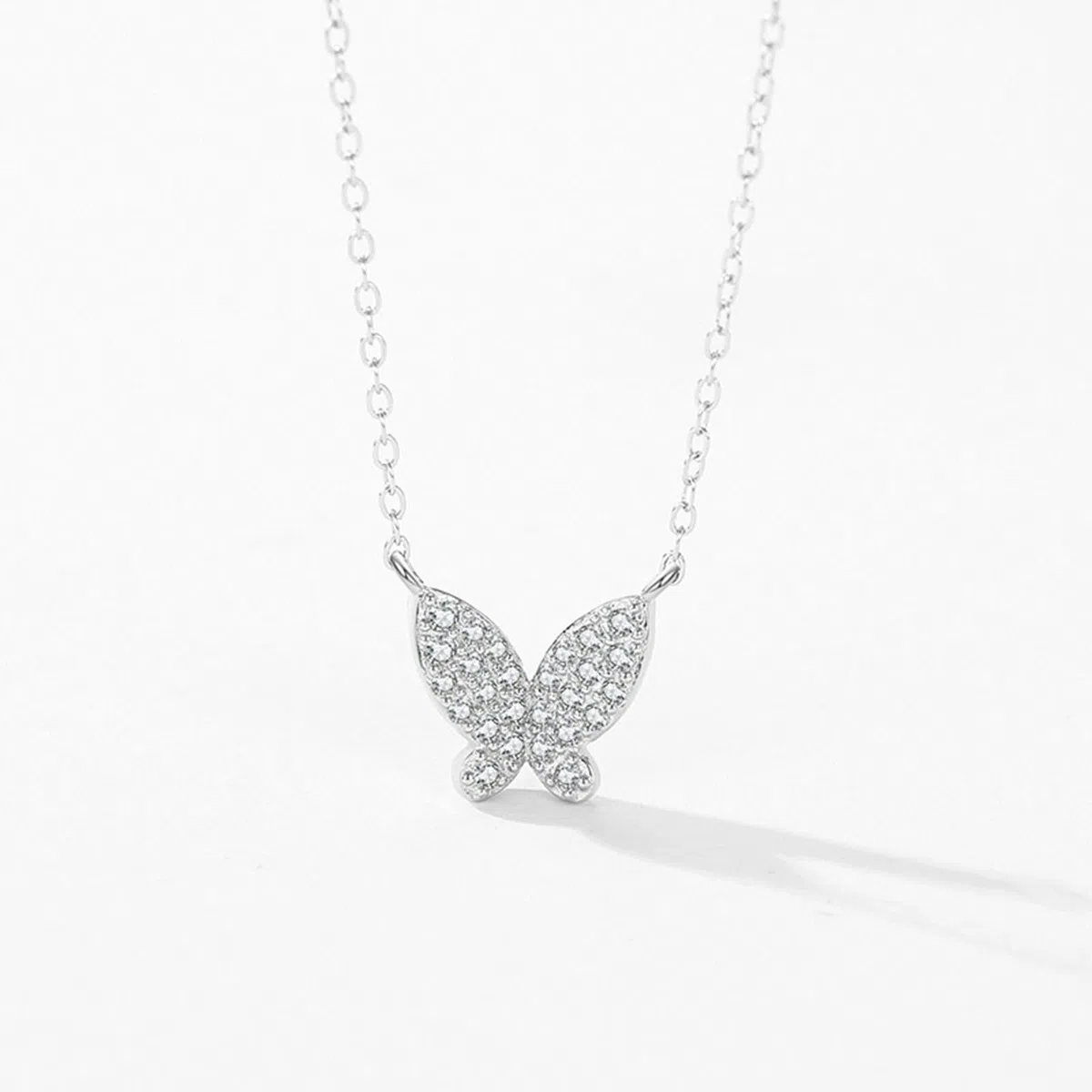 Colgante de Oro Blanco 9K / 14K / 18K Mujer, Mariposa con Moissanita, Colgantes Collar de Mujer de Plata