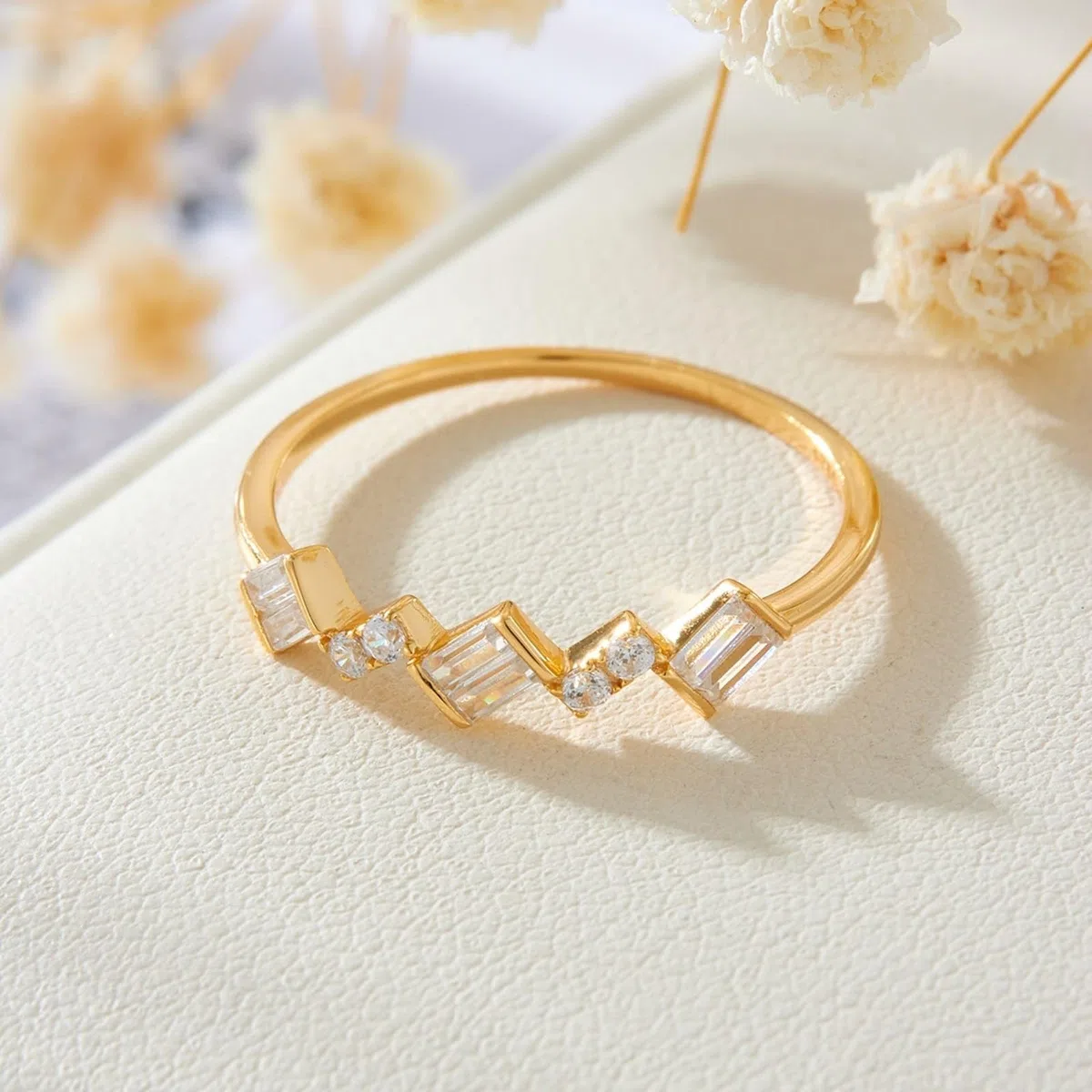 Anillo de compromiso de oro auténtico de 9 K/14 K/18 K con moissanita baguette, forma clásica