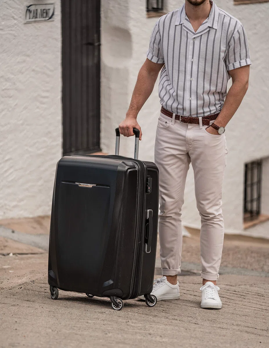 Samsonite Winfield 3 DLX - Maleta rígida con Ruedas giratorias, Black, 3-Piece Set (20/25/28), Winfield 3 DLX Hardside - Equipaje expandible con Ruedas giratorias