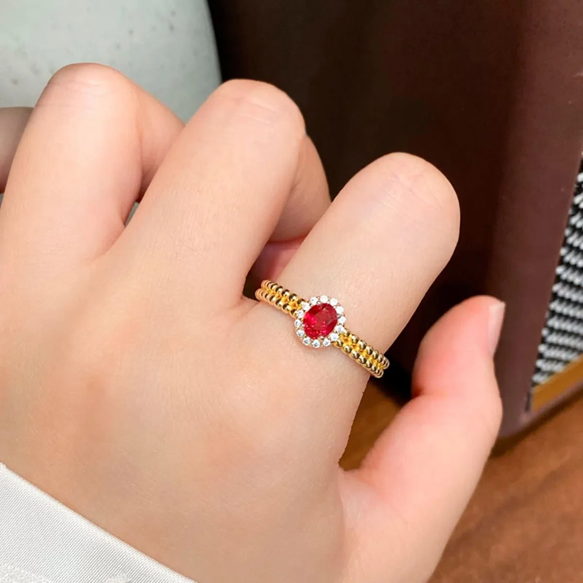 Anillos de Mujer Compromiso Oro 9K / 14K / 18K, 4 Garras Oval con Rubí de 0,5 ct y Moissanita, Anillo de Eternidad Oro Mujer