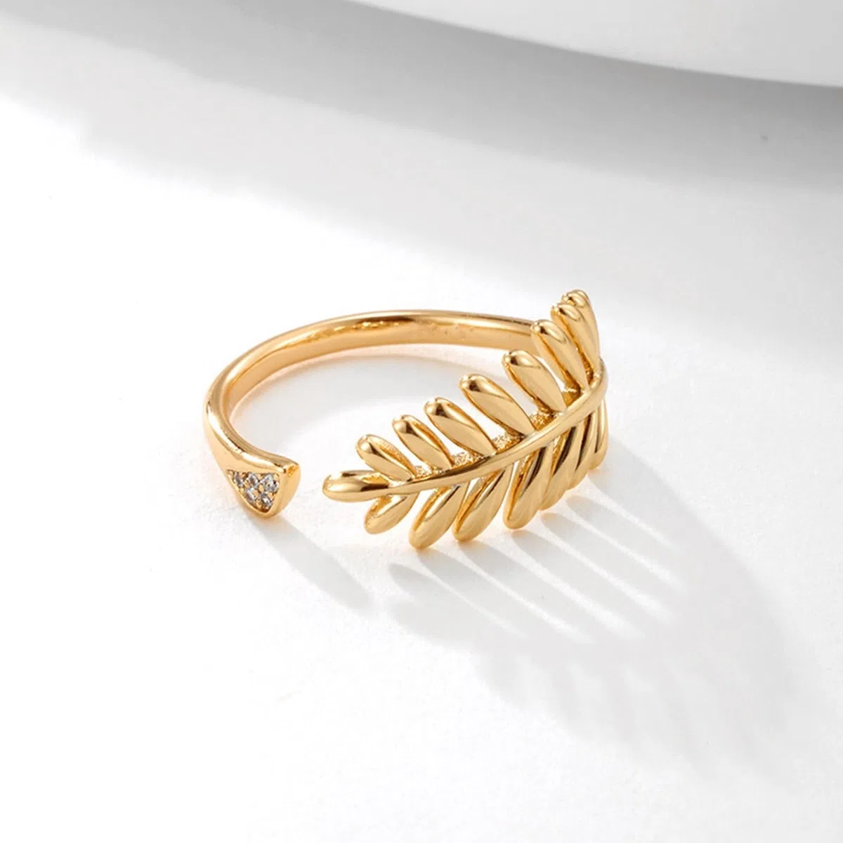 Anillo de boda de oro blanco de 9 K/14 K/18 K con moissanita, hoja abierta