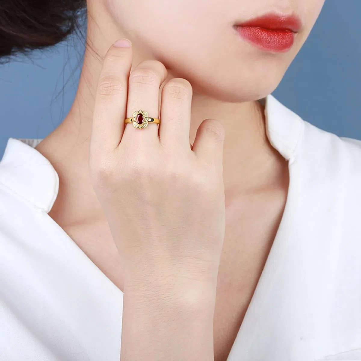 Beydodo Anillos Mujer Oro Amarillo 9 14 18 Kilates de Compromiso con Flor y Oval con Rubí Creado de 0.5ct y Moissanita, Anillo de Boda Oro Rojo de Matrimonio Mujer