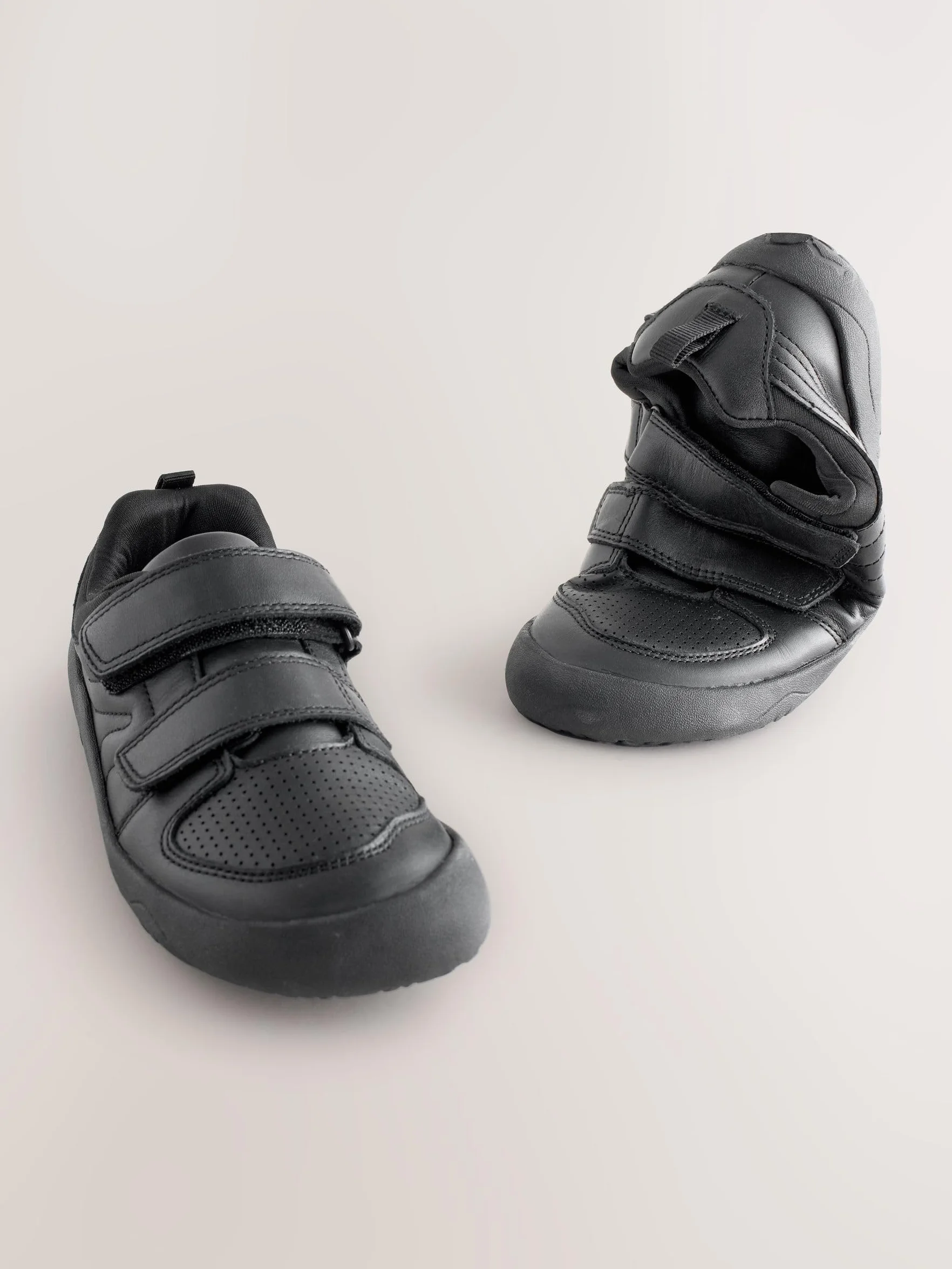 NEXT Niños Zapatos Escolares Barefoot Piel 2 Tiras Cierre Toque