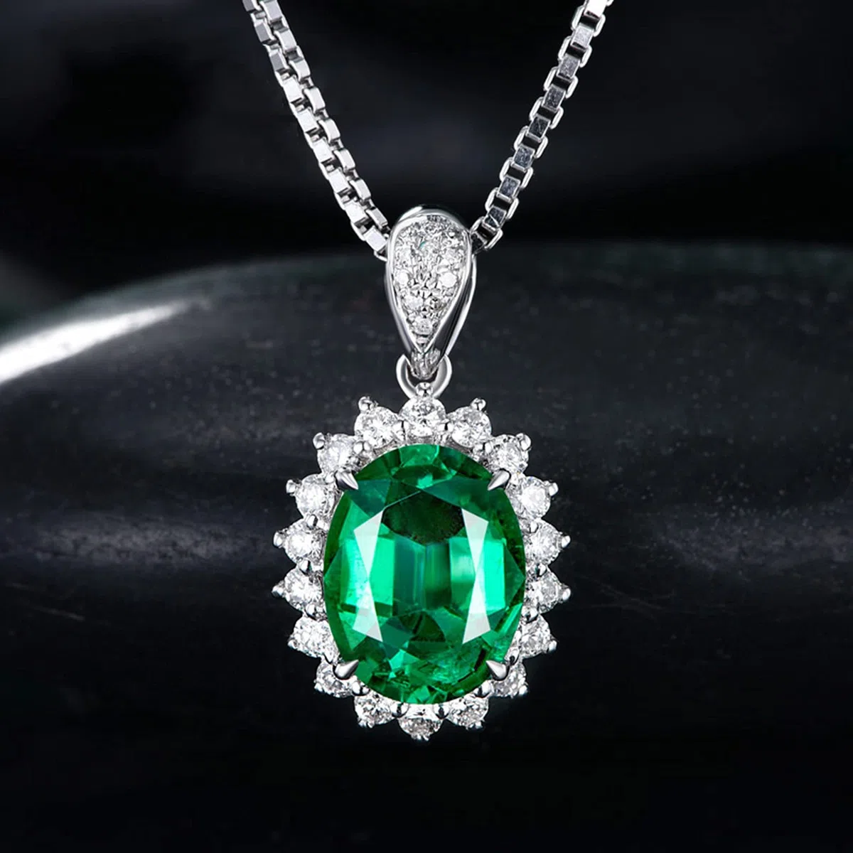 Delicado Collar para Mujer, Flor con Esmeralda Ovalada creada en Laboratorio de 1 quilate/2 Quilates de Oro de 18 Quilates/Plata de Ley 925, Collares con Colgante para niñas, Regalo para el día de la