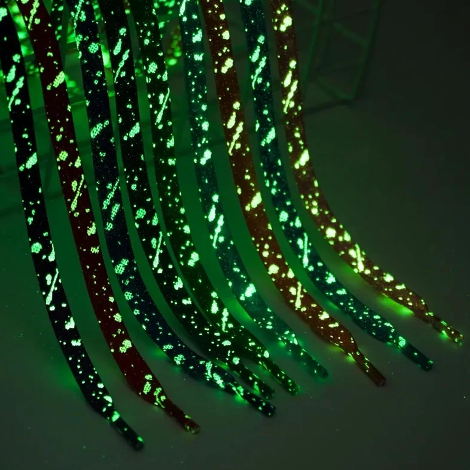 5 pares de cordones planos fluorescentes y luminosos for zapatillas deportivas, con estampado flores anacardo tinta que brillan en la oscuridad Para Zapatos Casuales