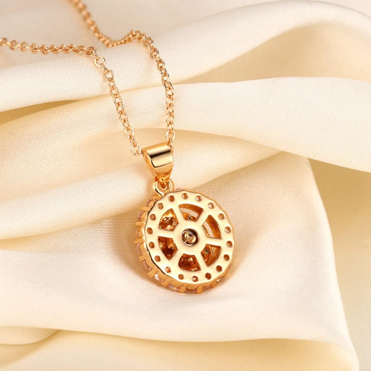 Collar de flores para mujer, oro amarillo de 14 quilates para mujer, colgante de flor, collar con colgante de diamante de laboratorio para ella