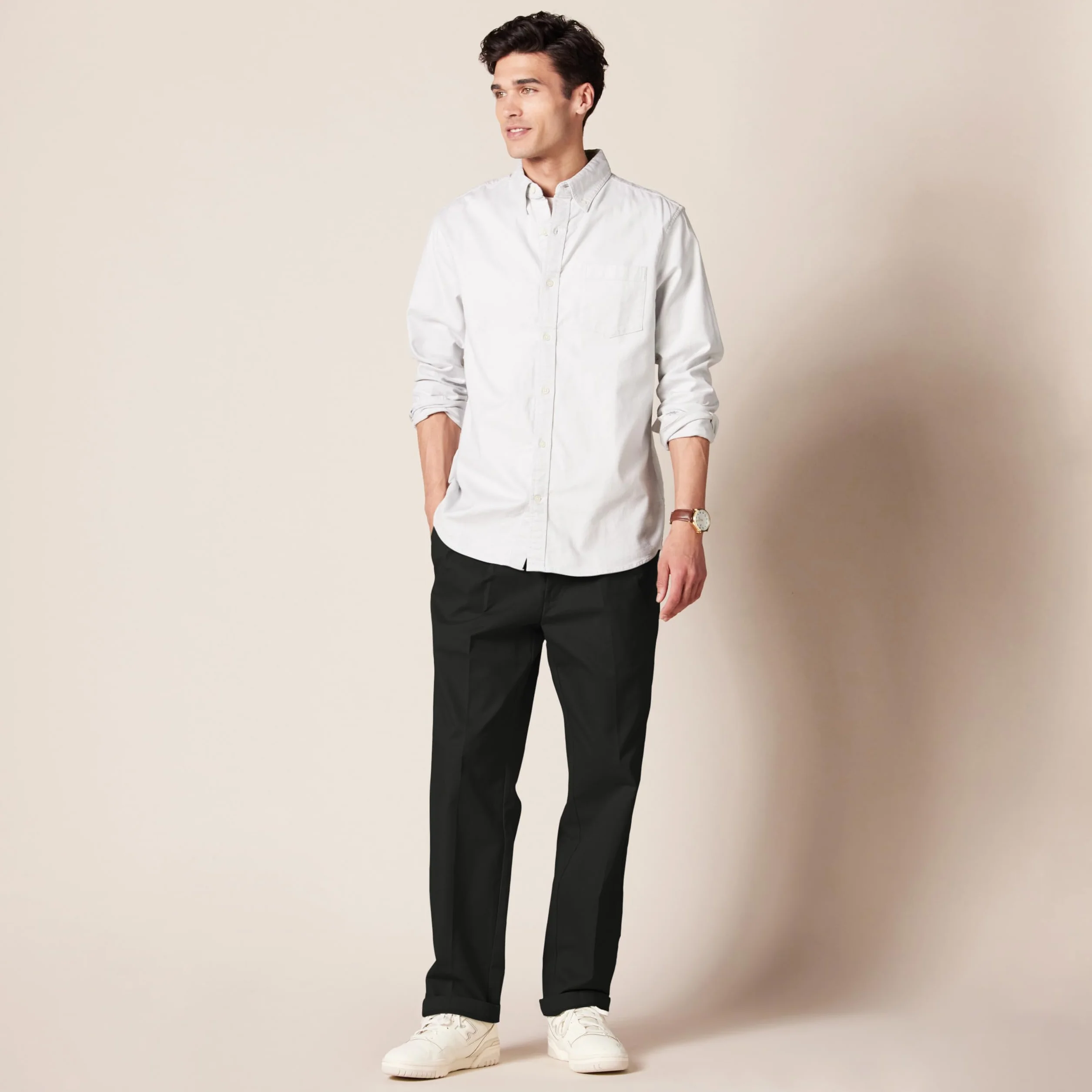 Amazon Essentials Pantalones de Estilo Chino, Plisados, ​​de Corte Clásico y Resistentes a las Arrugas (Disponibles en Tallas Grandes) Hombre