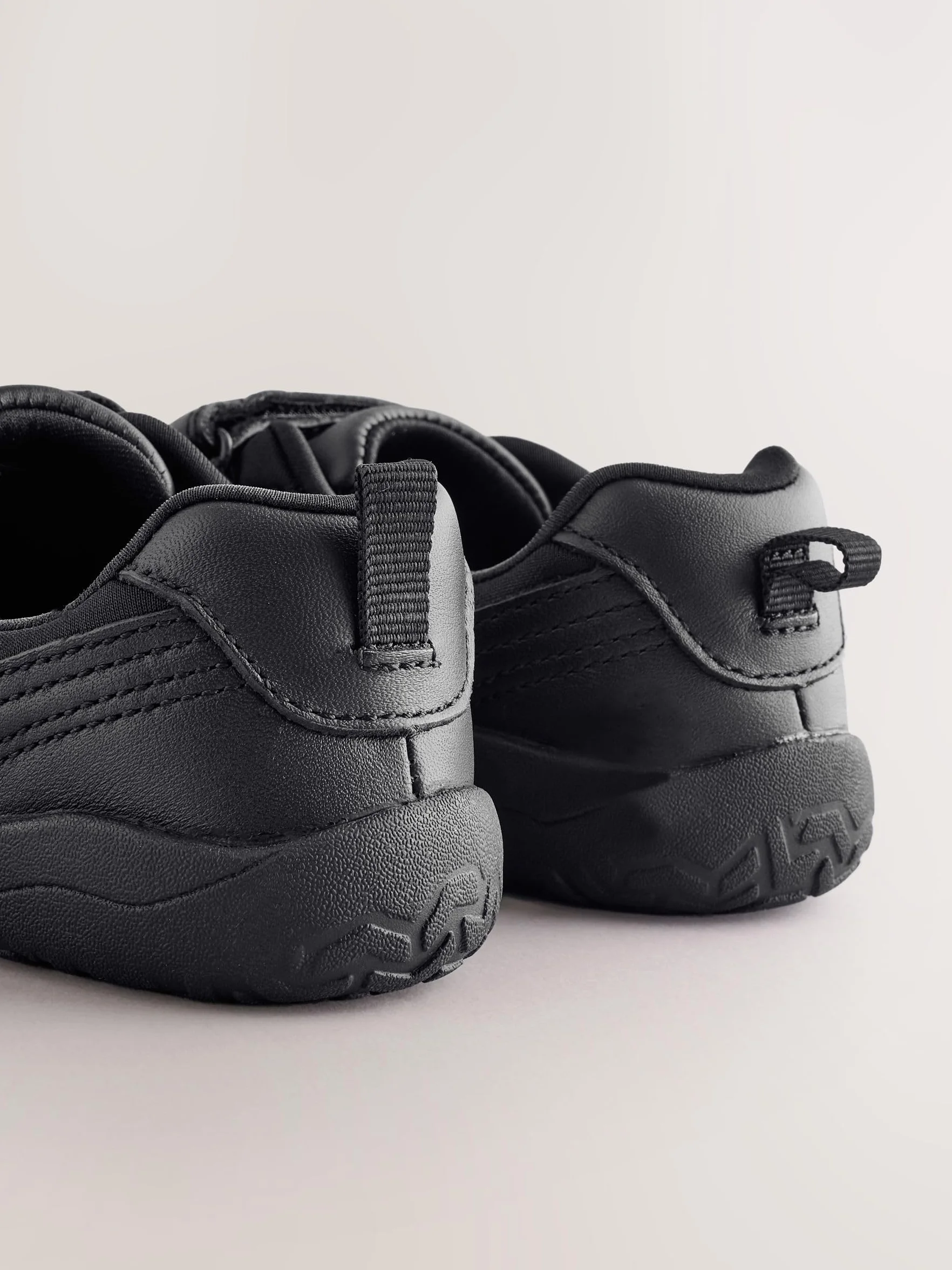 NEXT Niños Zapatos Escolares Barefoot Piel 2 Tiras Cierre Toque