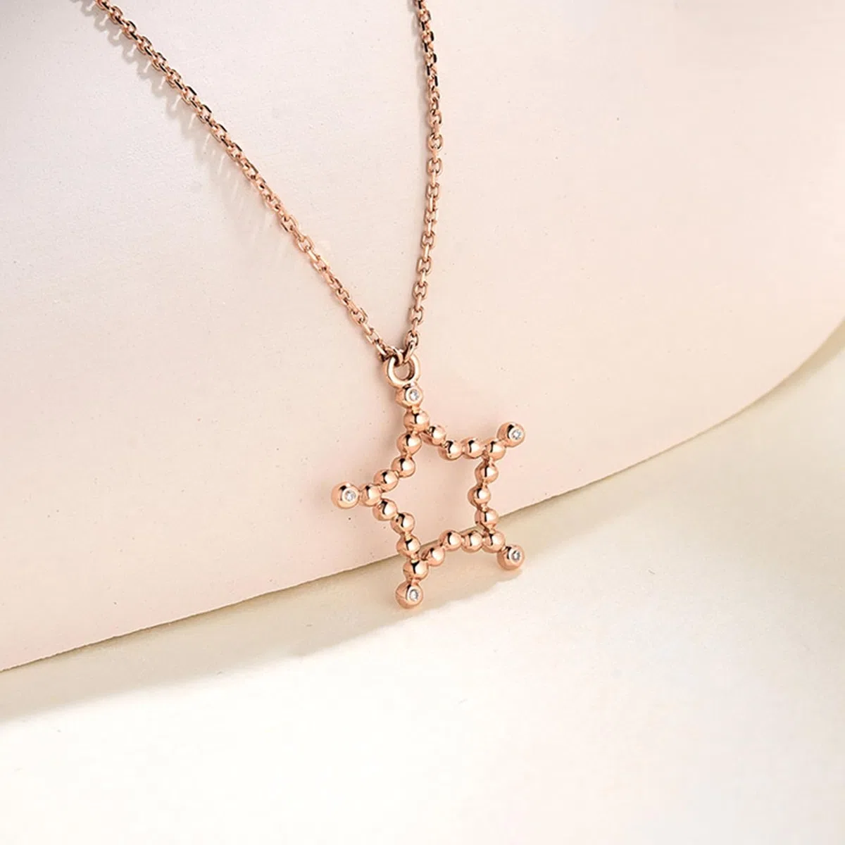 Collar de oro para mujer, estrella hueca de oro rosa de 9 quilates, 14 quilates, 18 quilates con diamante redondo de 0,01 quilates, collares de 14 quilates para mujer
