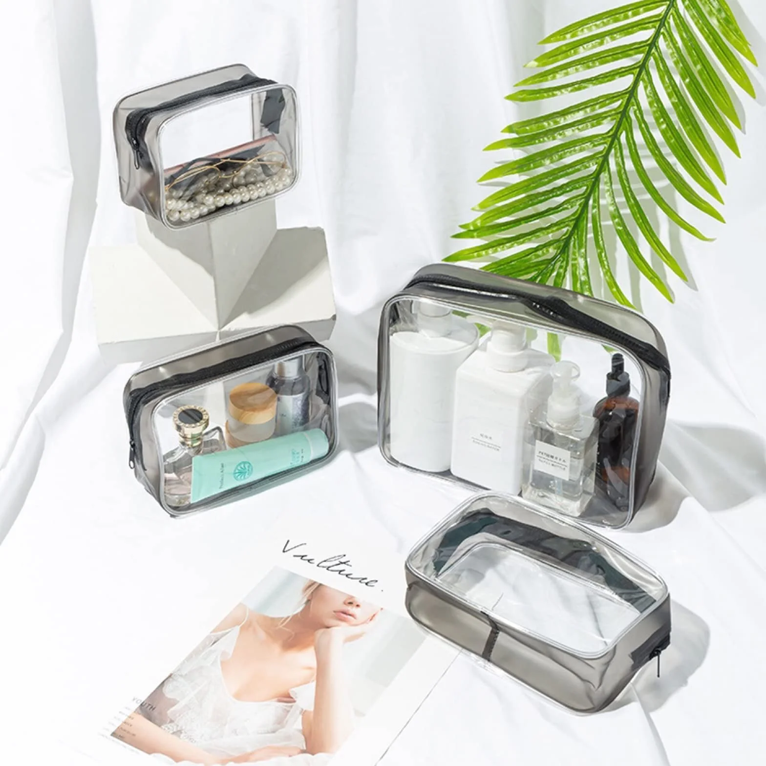 KEYRI 4 Piezas Neceser de Aseo Transparente Bolsas Portátil de PVC Bolsa de Cosméticos Impermeables Bolsa TSA Neceser de Viaje Avion Bolsa de Maquillaje para Mujeres y Hombres (Negro)