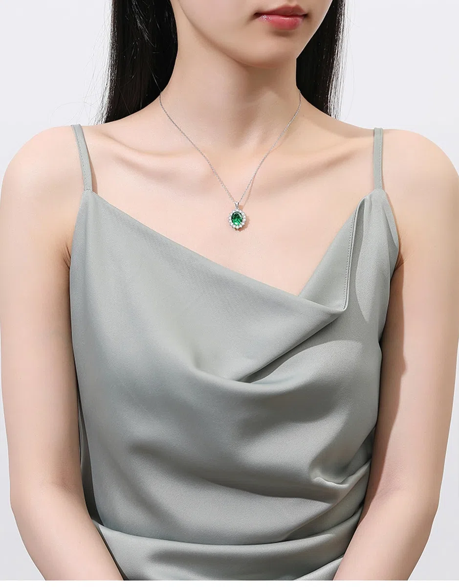 Collar para mujer, simple, flor ovalada de halo con piedras preciosas de 11 x 9 mm y colgante de moissanita de 40 + 5 cm, oro blanco/platino