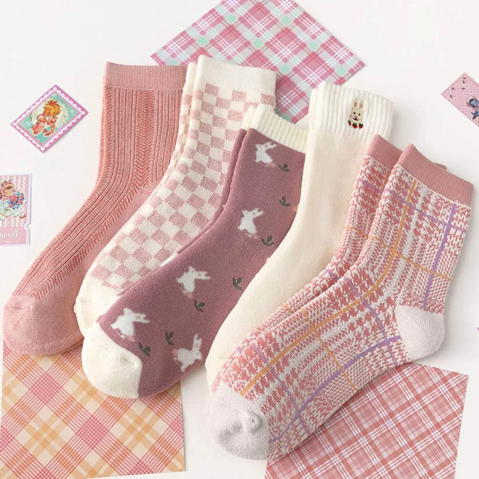Calcetines casuales para mujer, diseño de punto deportivo, cuello redondo, cálido y cómodo, color rosa, esponjoso, transpirable, sin olor, adecuado para mujeres y fácil de usar.