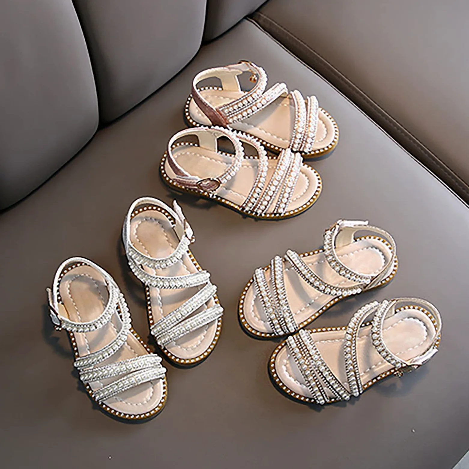 YHQZNLXQ Sandalias de Verano para niñas Edición Coreana Niñas pequeñas Perlas Zapatos de Princesa de Encaje Abierto Zapatos de Rendimiento pequeños medianos Grandes Primeros Zapatos para Caminar