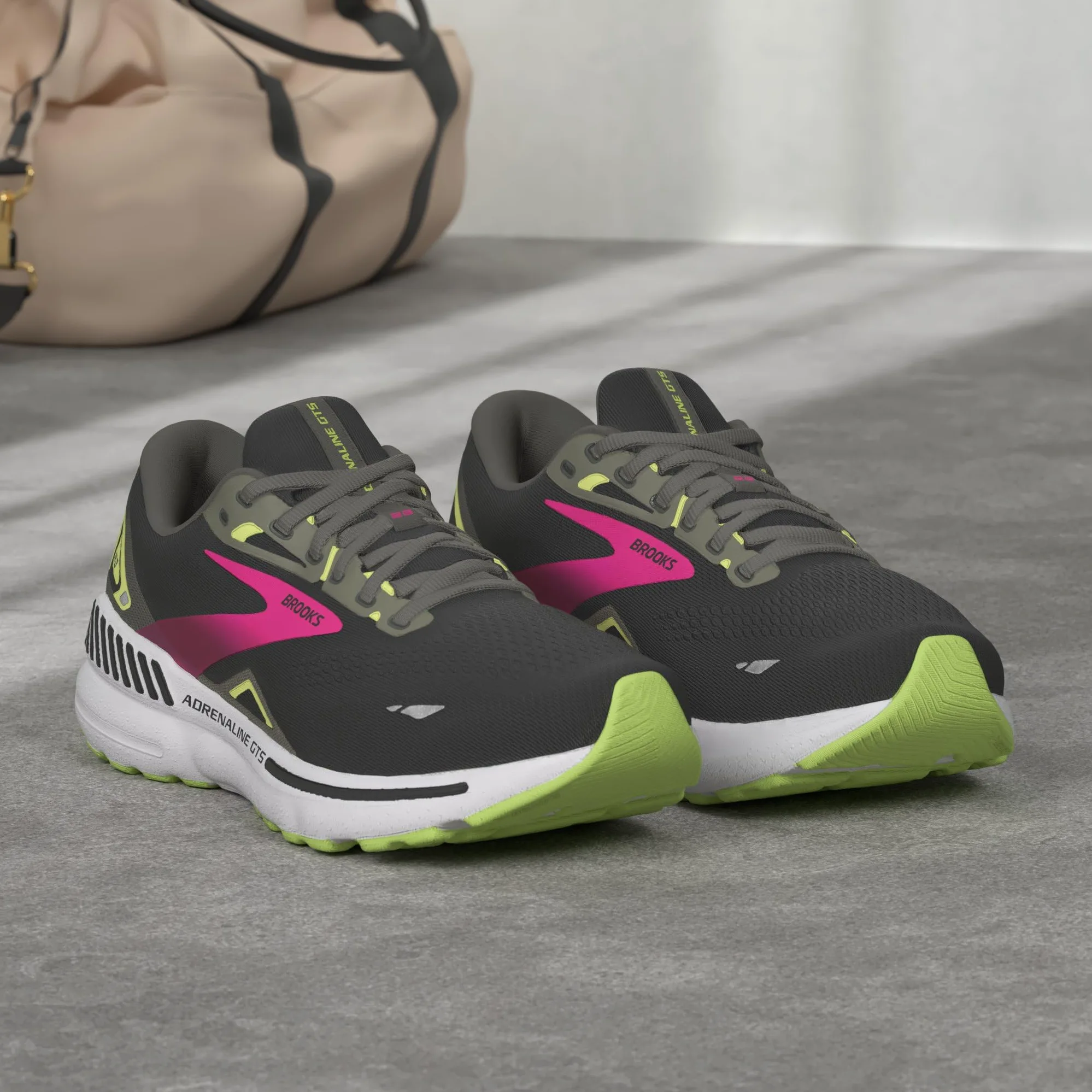 Brooks Adrenaline GTS 23 SneakerMujer