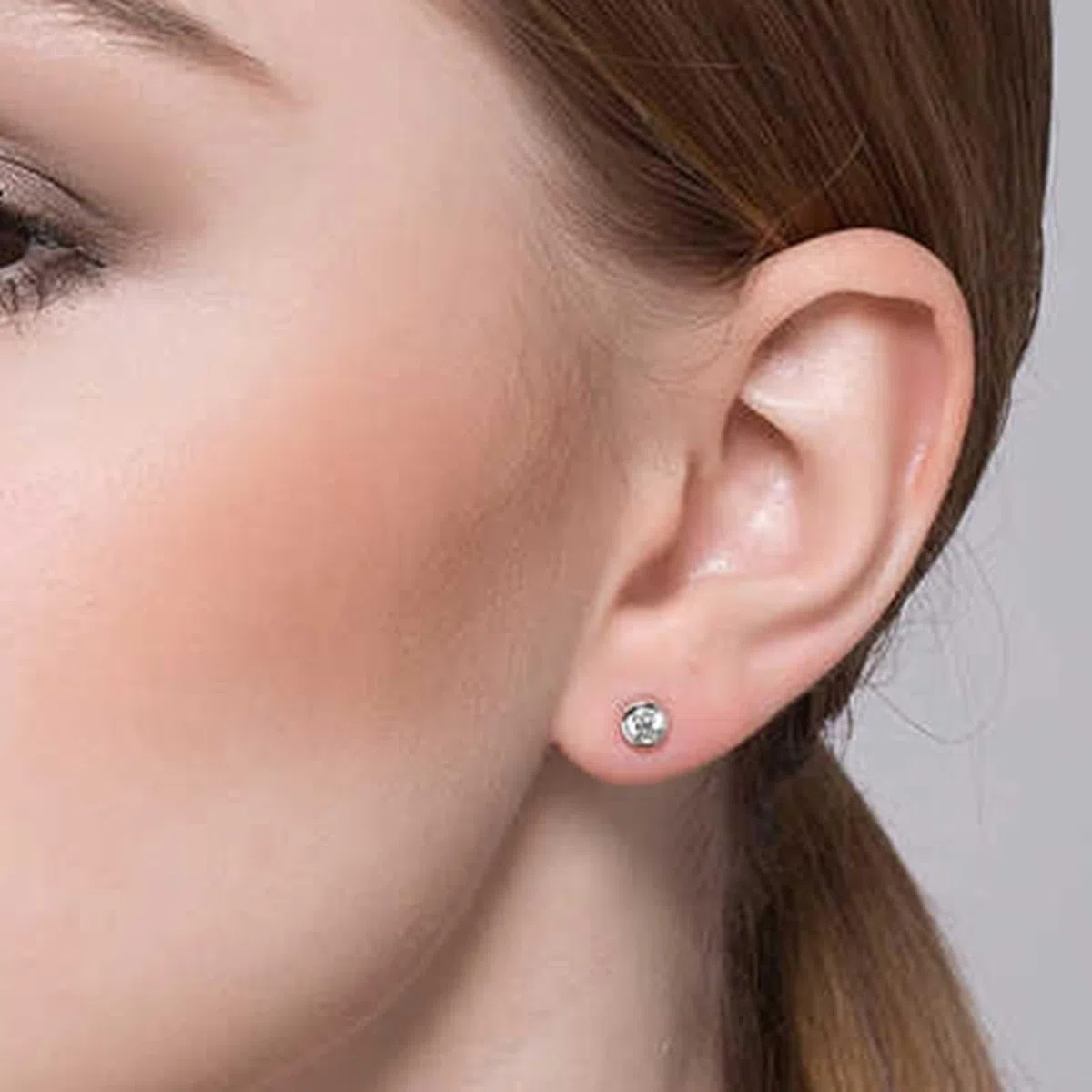 Pendientes de fiesta, aretes de tuerca para mujer, simples con diamantes de forma redonda, oro blanco de 9 quilates, 14 y 18 quilates