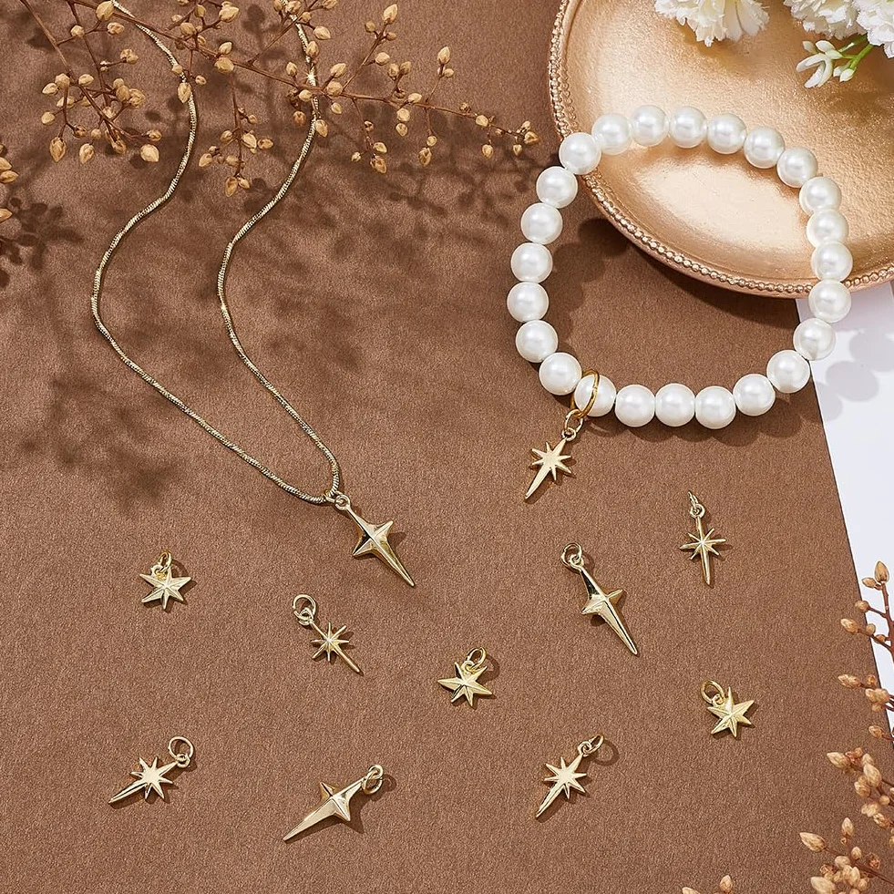 24 colgantes de estrella de latón chapado en oro de 18 quilates, diseño de estrella del norte, 4 estilos, con anillo curvado para la fabricación de joyas, manualidades