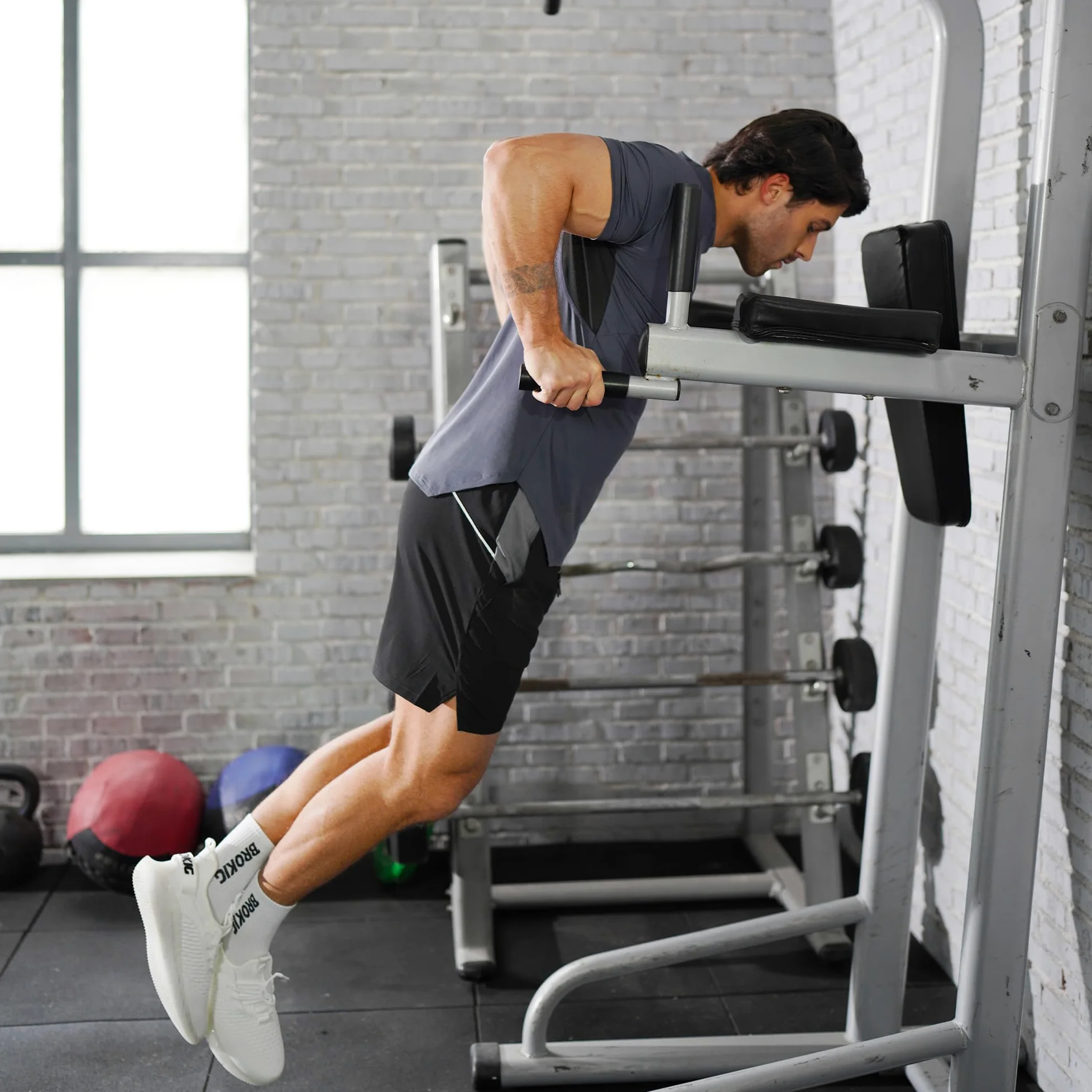 BROKIG Camiseta de gimnasio irregular para hombre, camiseta deportiva de ajuste muscular, camiseta de secado rápido, camiseta transpirable para correr