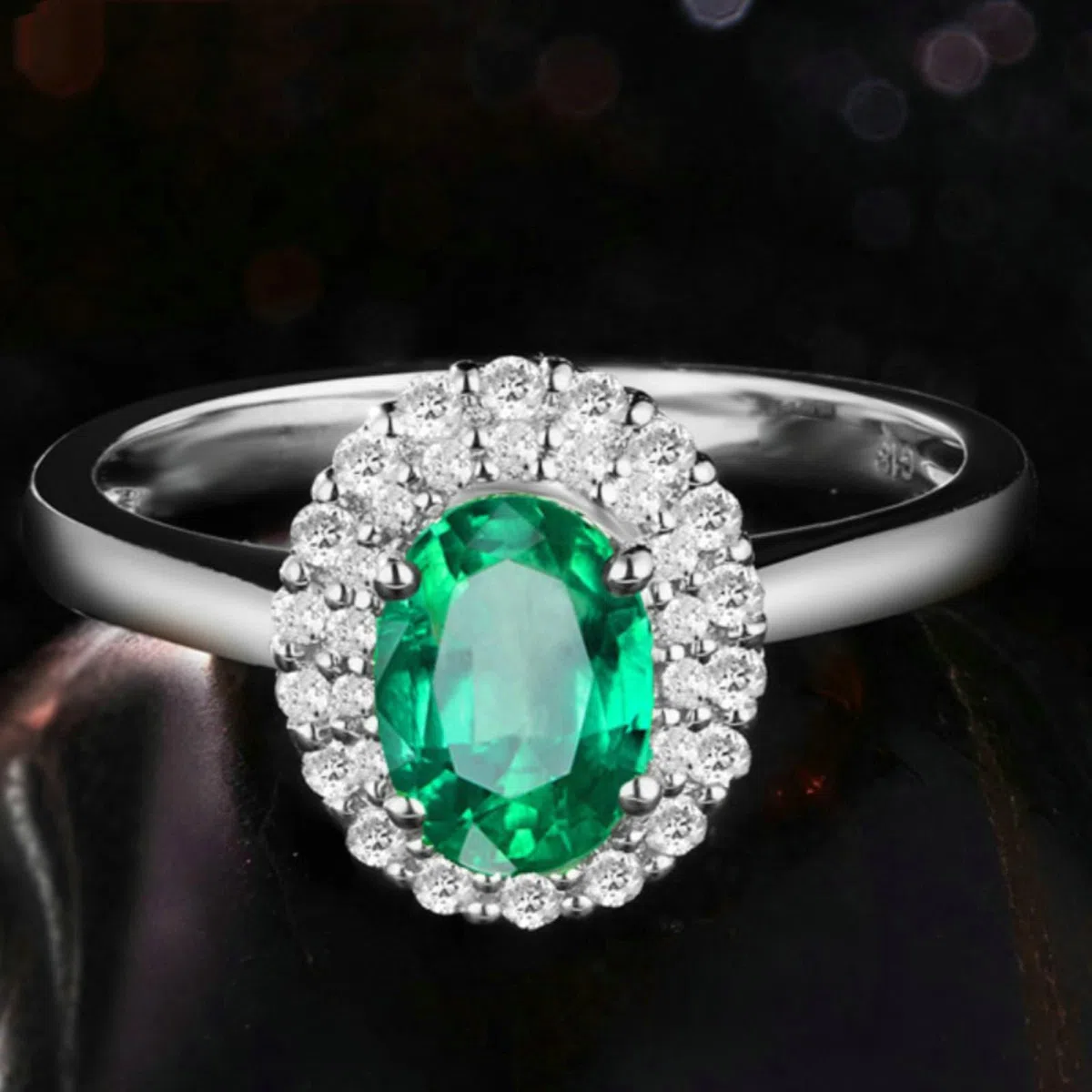 Anillo de compromiso de platino para mujer, anillos de boda de aniversario para ella con esmeralda ovalada de 1 ct y moissanita de 0,25 quilates, tamaño H 1/2-V 1/2