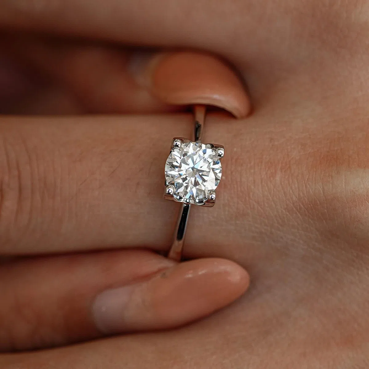 Anillos de boda de oro blanco, alianzas de oro auténtico, anillo de compromiso solitario con 1 ct Moissanite Bandring para mujer