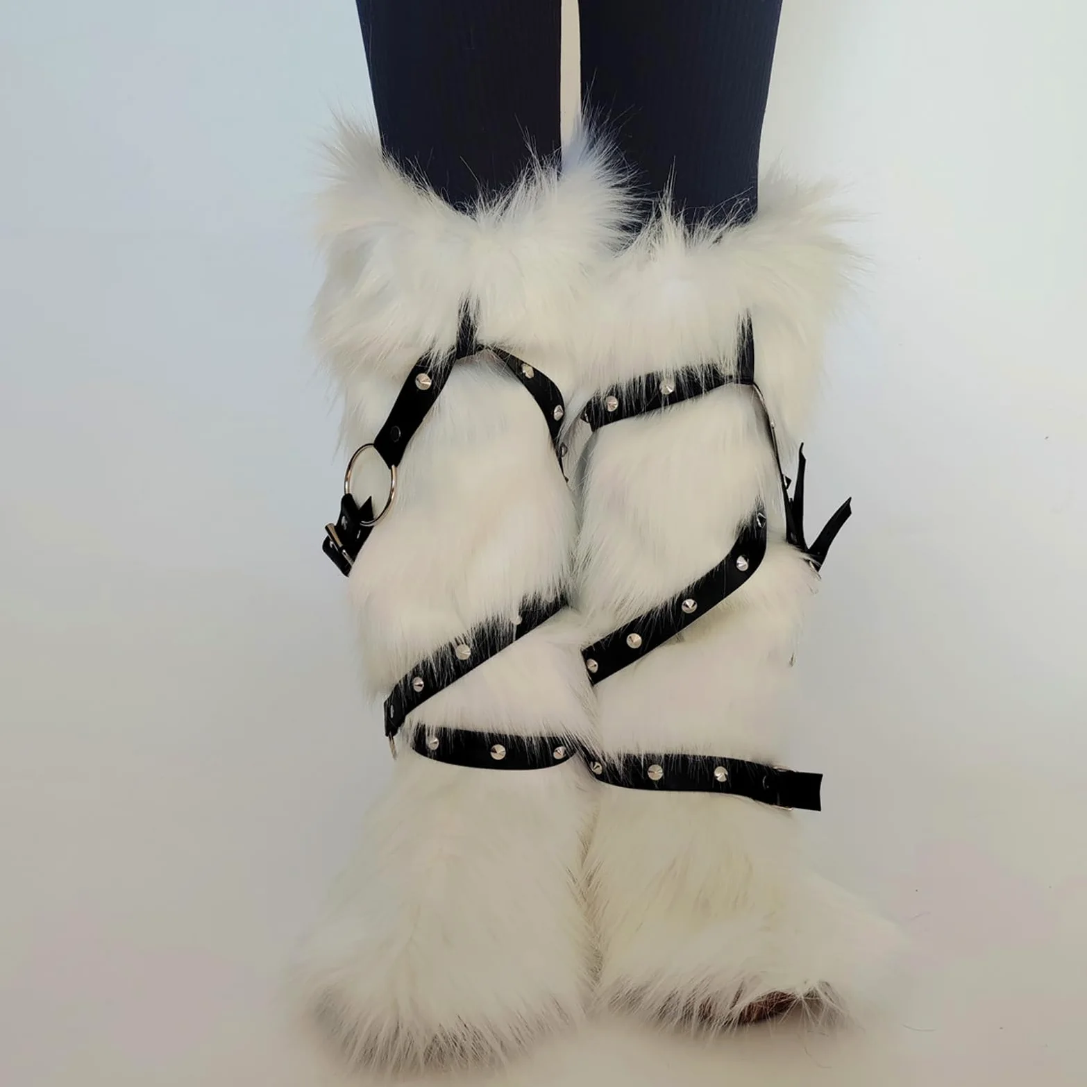 Calentadores de piernas de piel sintética para mujer, remache punk, arnés de piernas, mullido, fundas de botas de nieve, calcetines para fiestas e informales