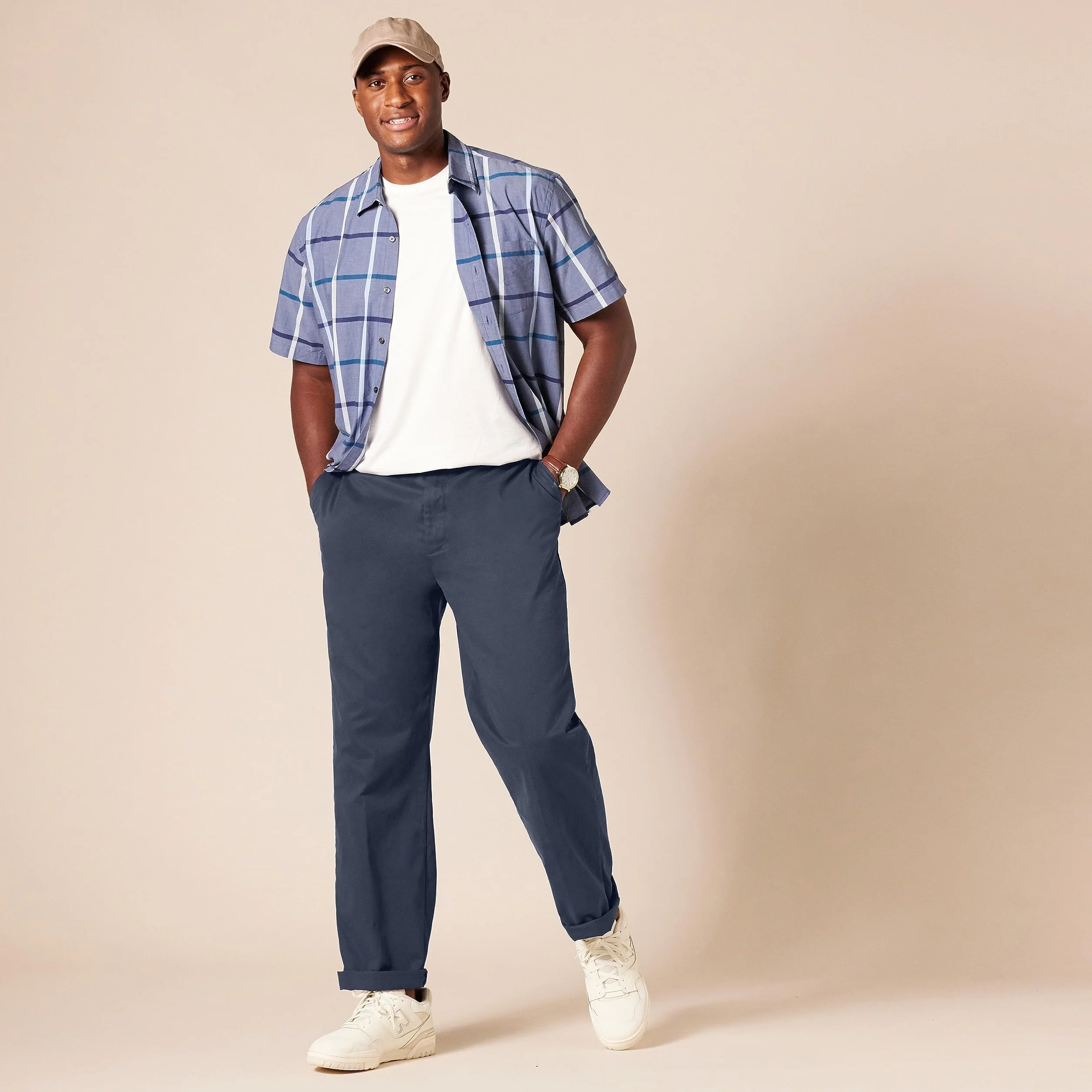 Amazon Essentials Pantalones Chinos Elásticos con Parte Delantera Lisa, Corte Clásico, Resistentes a las Arrugas Hombre
