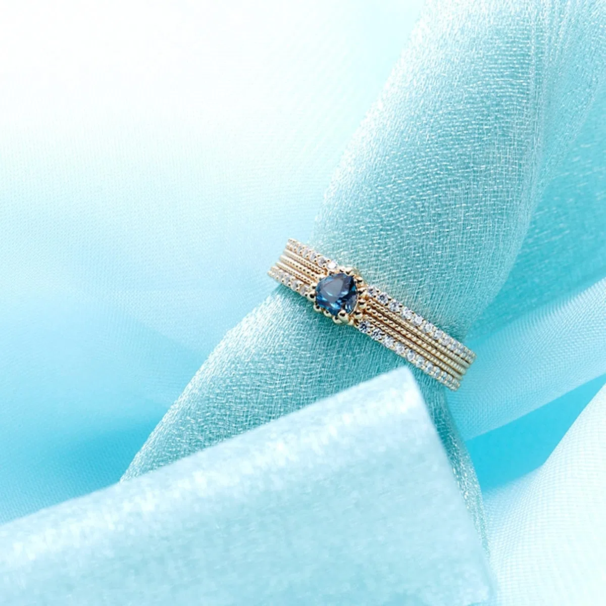 Alianzas Au 375/585/750 Oro con Corazón Azul Topacio Eterno Anillo de Boda