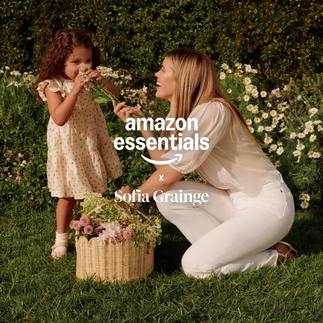 Amazon Essentials x Sofia Grainge Conjunto con Camiseta y Pantalones Cortos Niños, Paquetes Múltiples