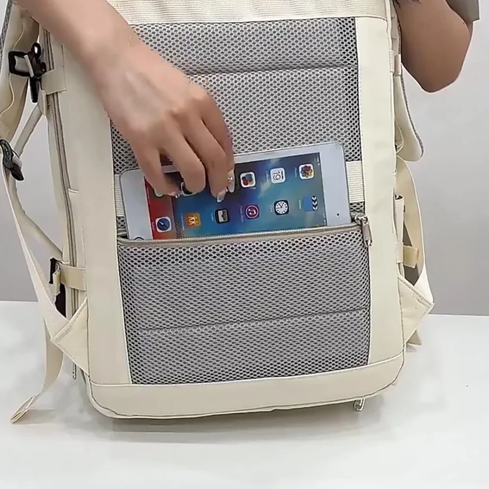 Mochila de viaje cabina 26L (31x18x46 cm), impermeable con tejido Oxford, orificio de carga USB y bolsillo antirrobo. Ideal como equipaje de mano en avión.