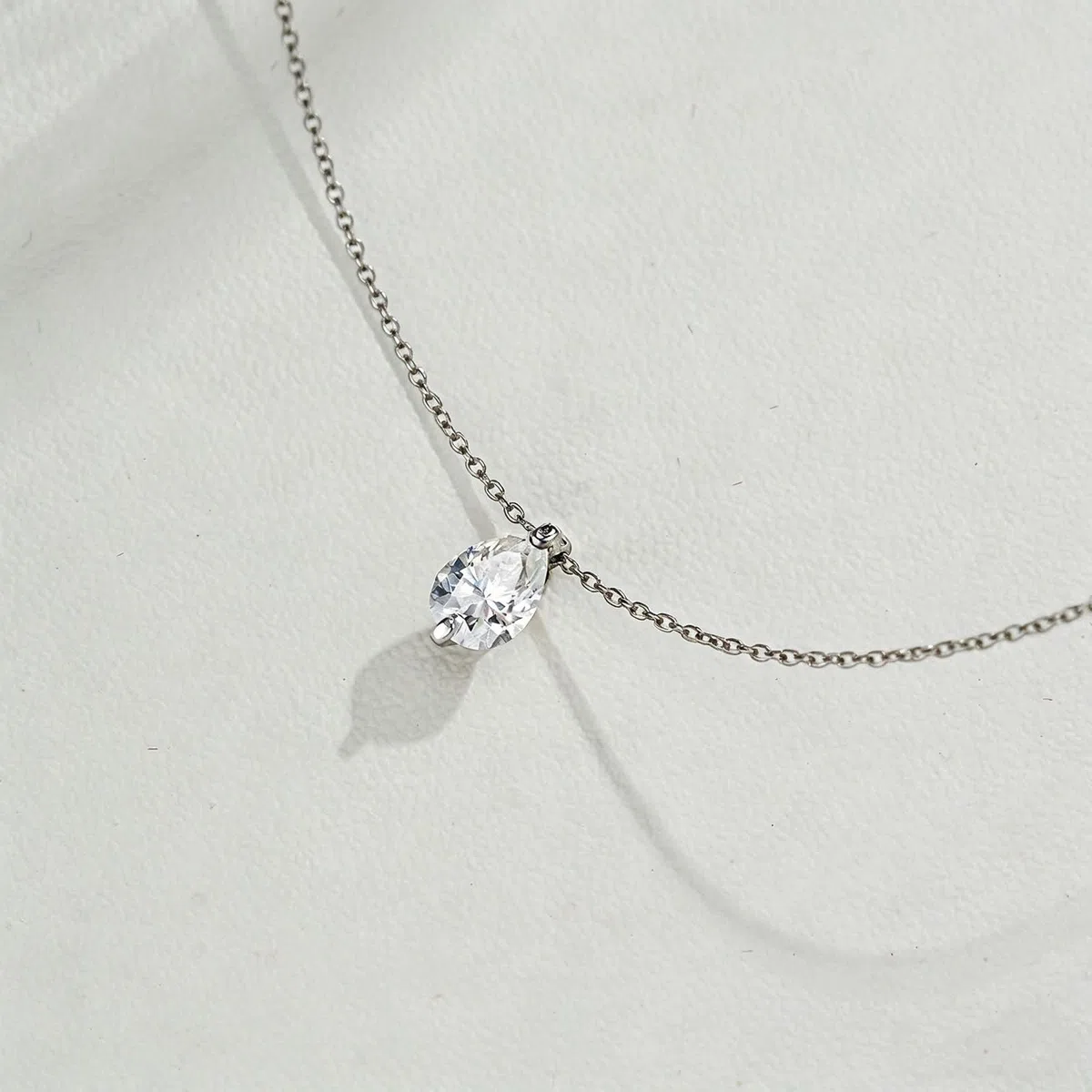 Collar de oro de 14 quilates para mujer, collares simples y delicados de moissanita en forma de gota de agua para mujer, oro blanco de 9 quilates, 14 quilates y 18 quilates