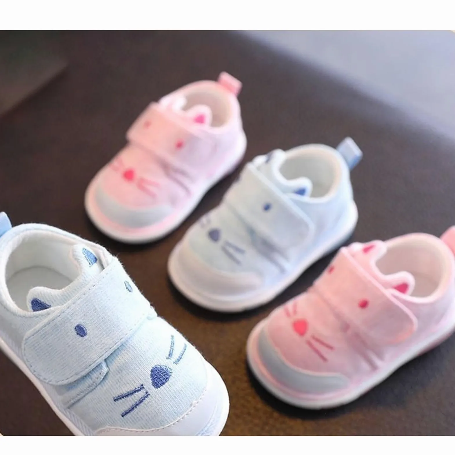 Zapatos Primeros Pasos Bebé,Zapatos descalzos para bebés,Suave y cómodo Zapatos casuales para bebés,Antideslizante Ligero,Zapatillas de Deporte Transpirables para bebé,Regalo Bebe Personalizado