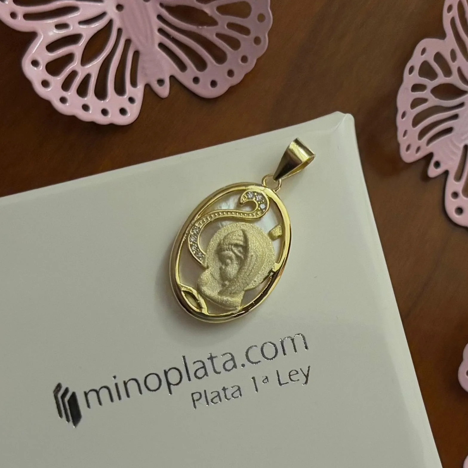 Virgen Niña Medalla Ovalada Plata dorada lisa matizada Nácar Circonitas