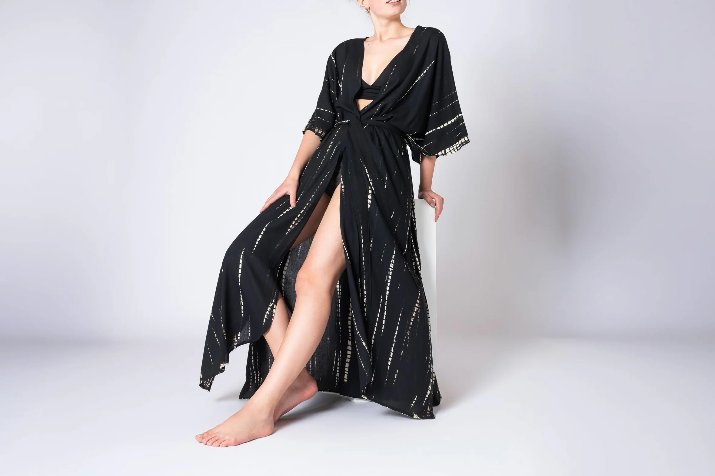 PANASIAM Kimono Batik Mujer - Maxi Salida de playa - Pareo Holgado | Túnica de playa de viscosa, Kimono ligero, Cubre bikini, con cinturón para anudar, Estilo boho, Talla M-XL