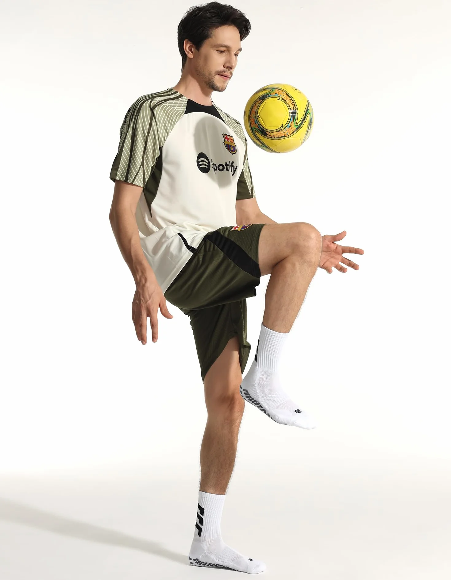 CLOSEMATE Calcetines Antideslizantes Futbol 3 Pares Deporte Altos Transpirables Baloncesto Blancos Negros