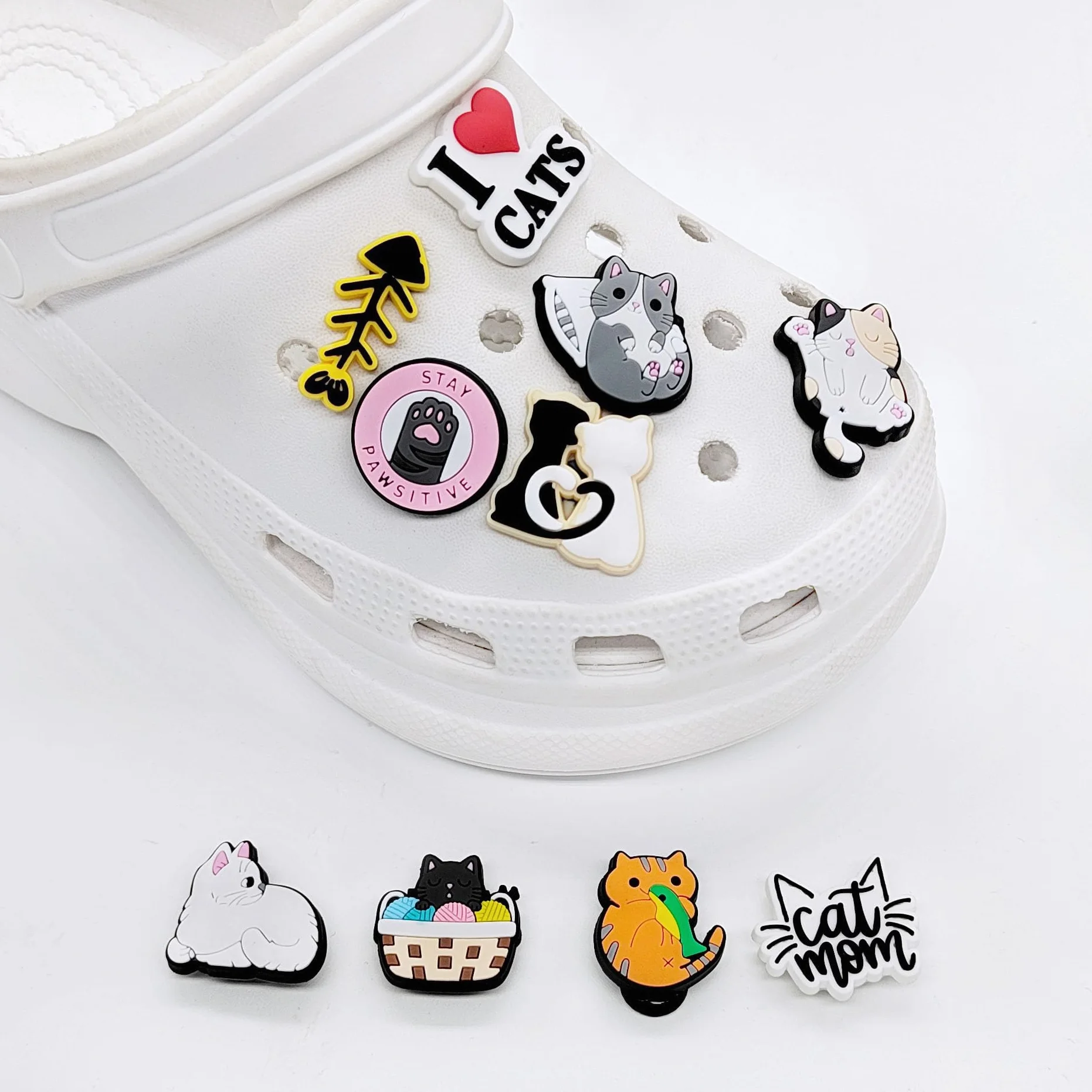 Gato Encantos del Zapato 25PCS Cute Cartoon Zapato Decoración Croc Charms para Niñas Mujeres Niños Adultos, Regalo para Fiesta de Cumpleaños