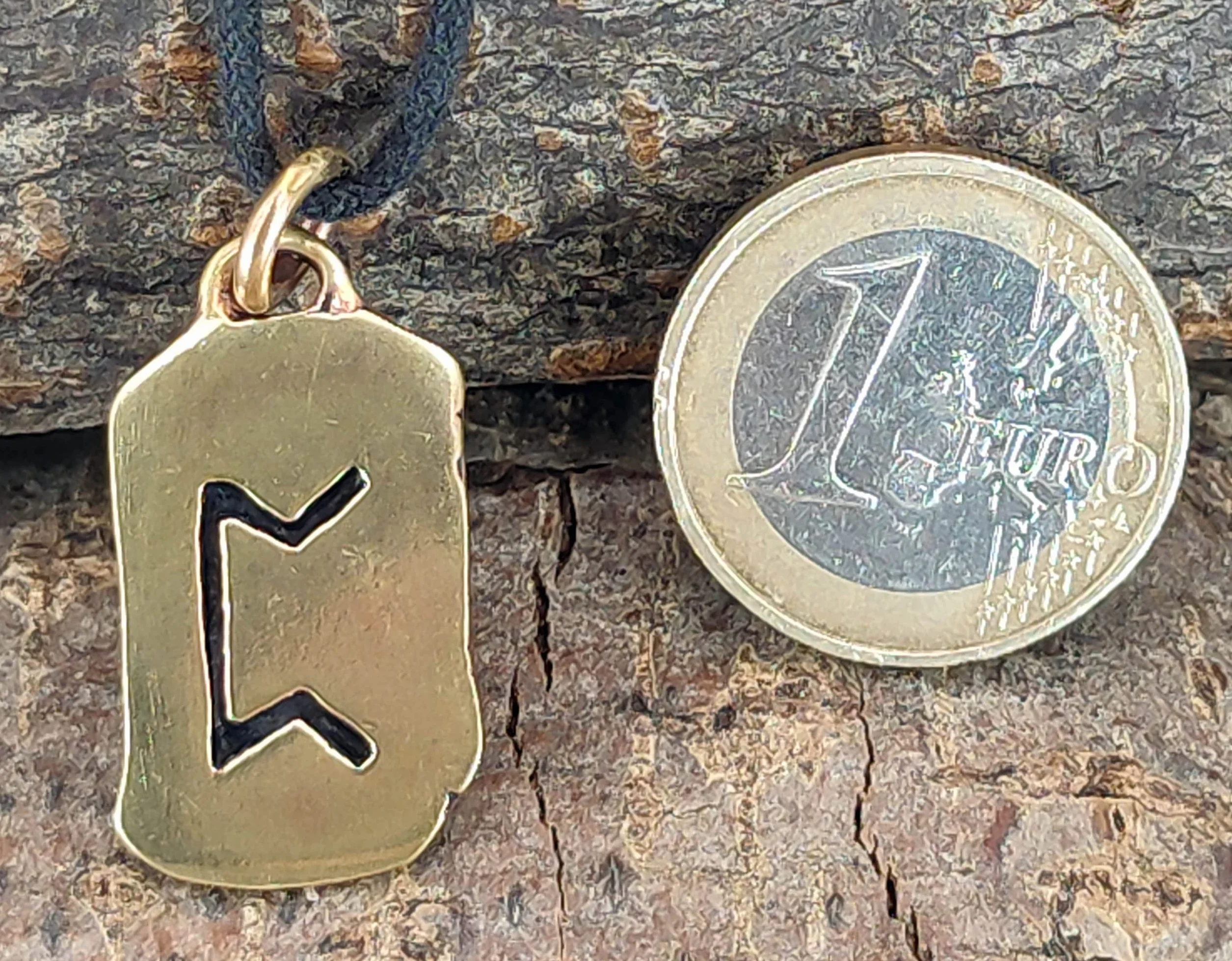 Kiss of Leather Colgante Runa Perthro de bronce nº 100, Bronce