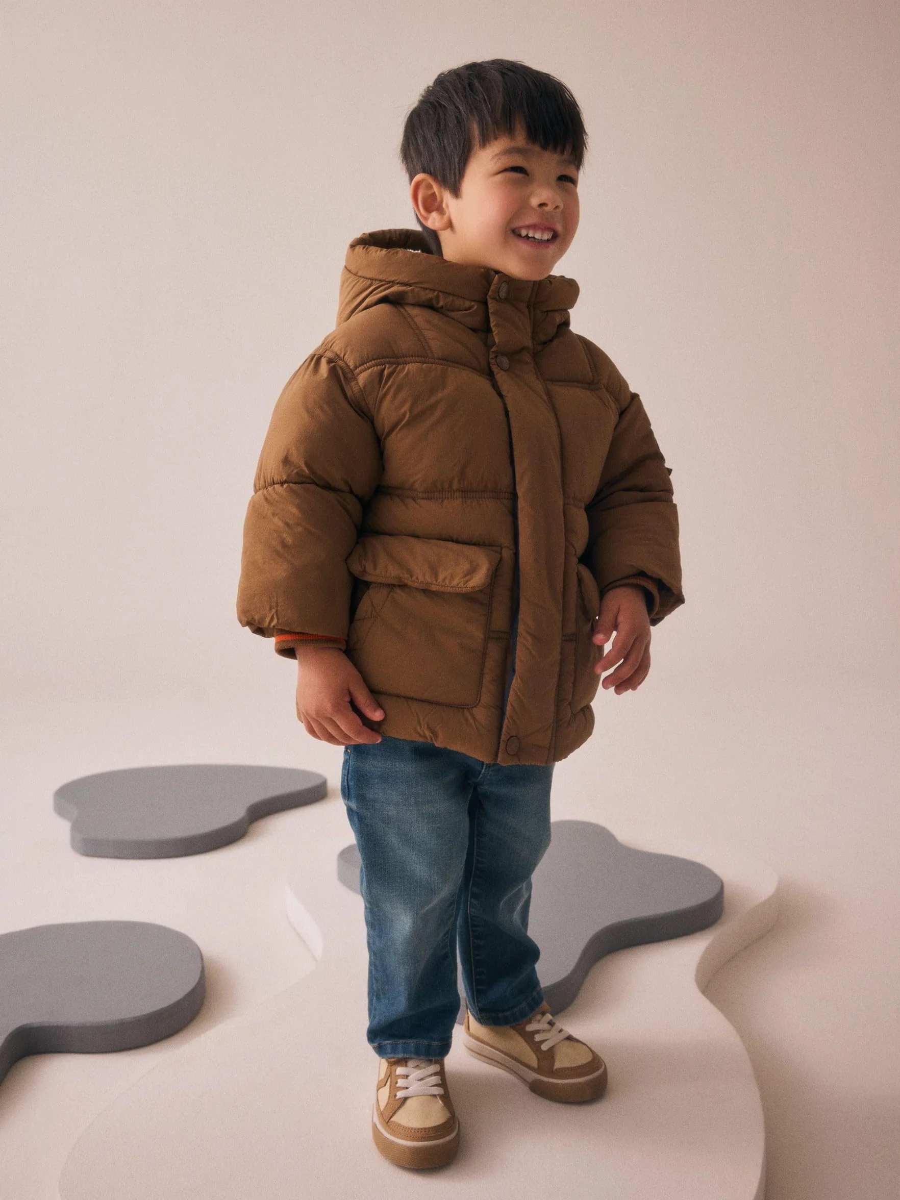NEXT Niños Abrigo impermeable acolchado con forro de borreguito