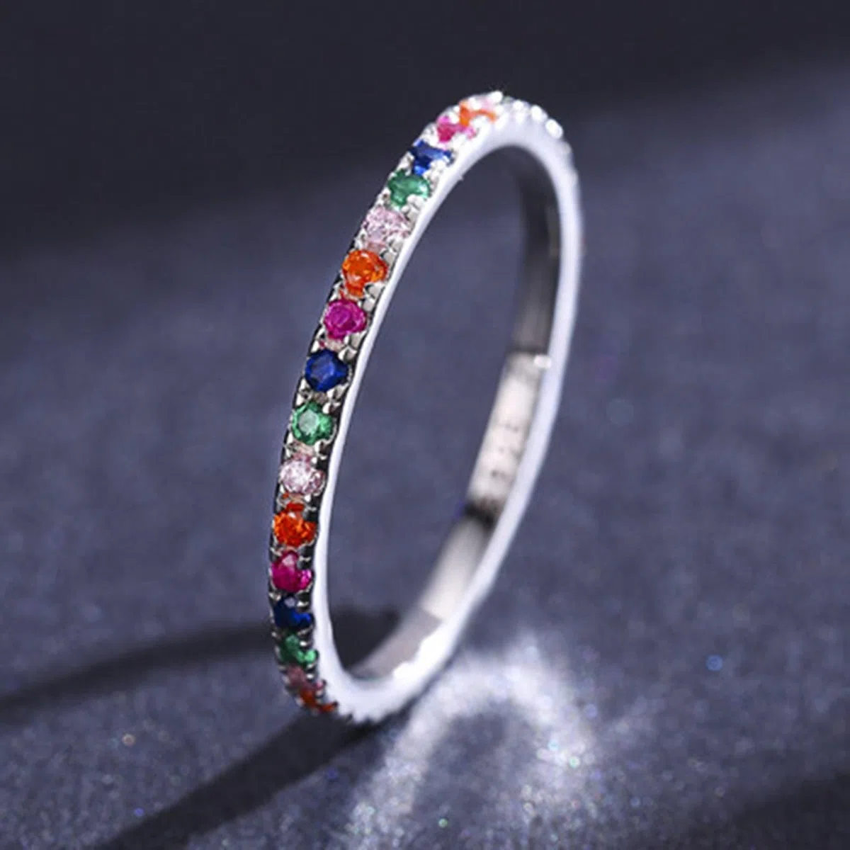 Alianzas de boda de oro blanco Au375 de 9 quilates, 1,63 mm, delicado anillo apilable, fino, anillo de eternidad, anillo de memoria, anillo de boda de oro de 9 quilates con cristal y