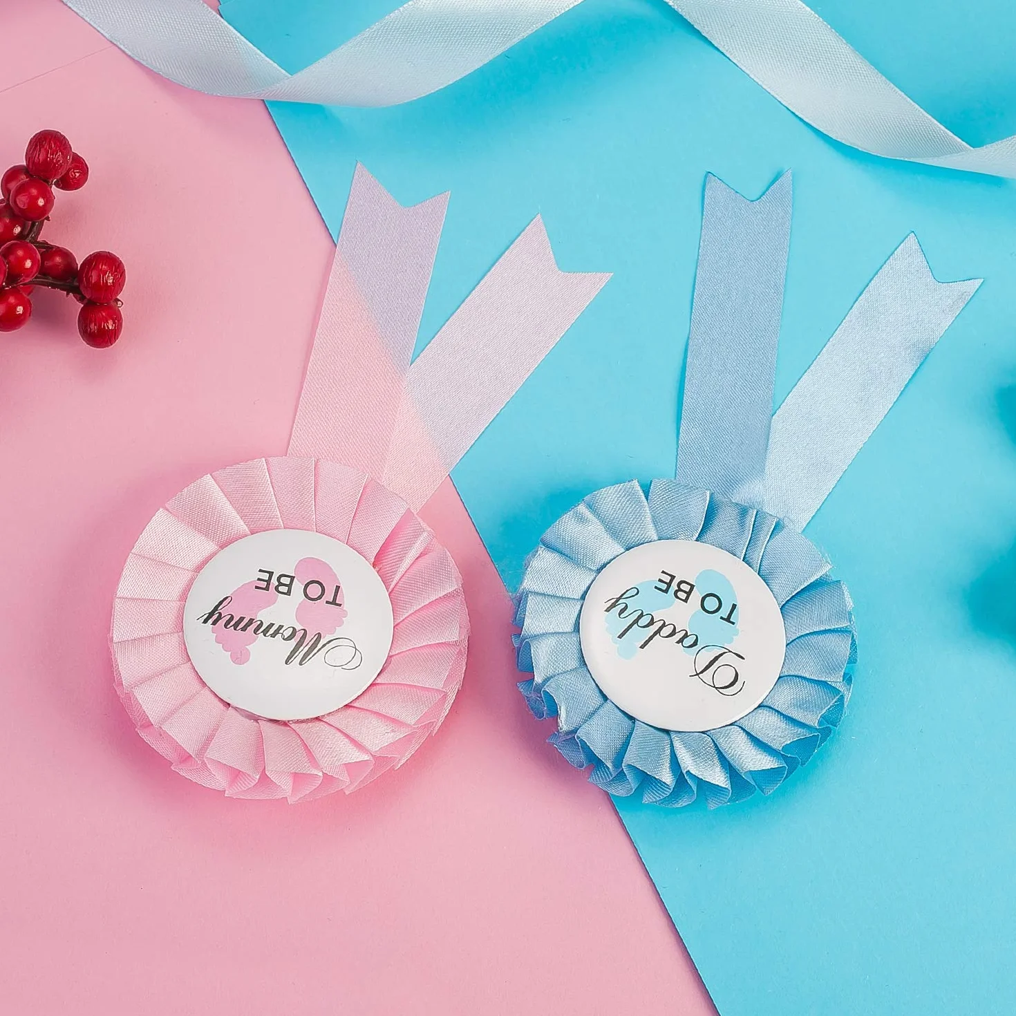 Daddy and Mommy to Be Badge Decoración con lazo para regalo de papá nuevo, mamá, hojalata roseta insignia pin botón género aguja para nacimiento niña niño baby shower decoración de fiesta (rosa azul)