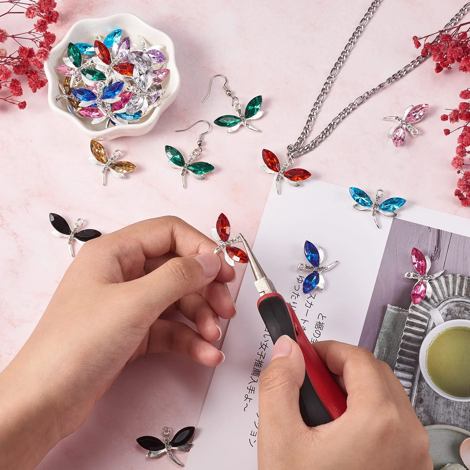 BEEFLYING 40 Piezas Dijes de aleación de libélula Diamantes de imitación cuelgan encantos Colgantes Imitación Libélulas para collares pulseras fabricación de joyas suministros para manualidades