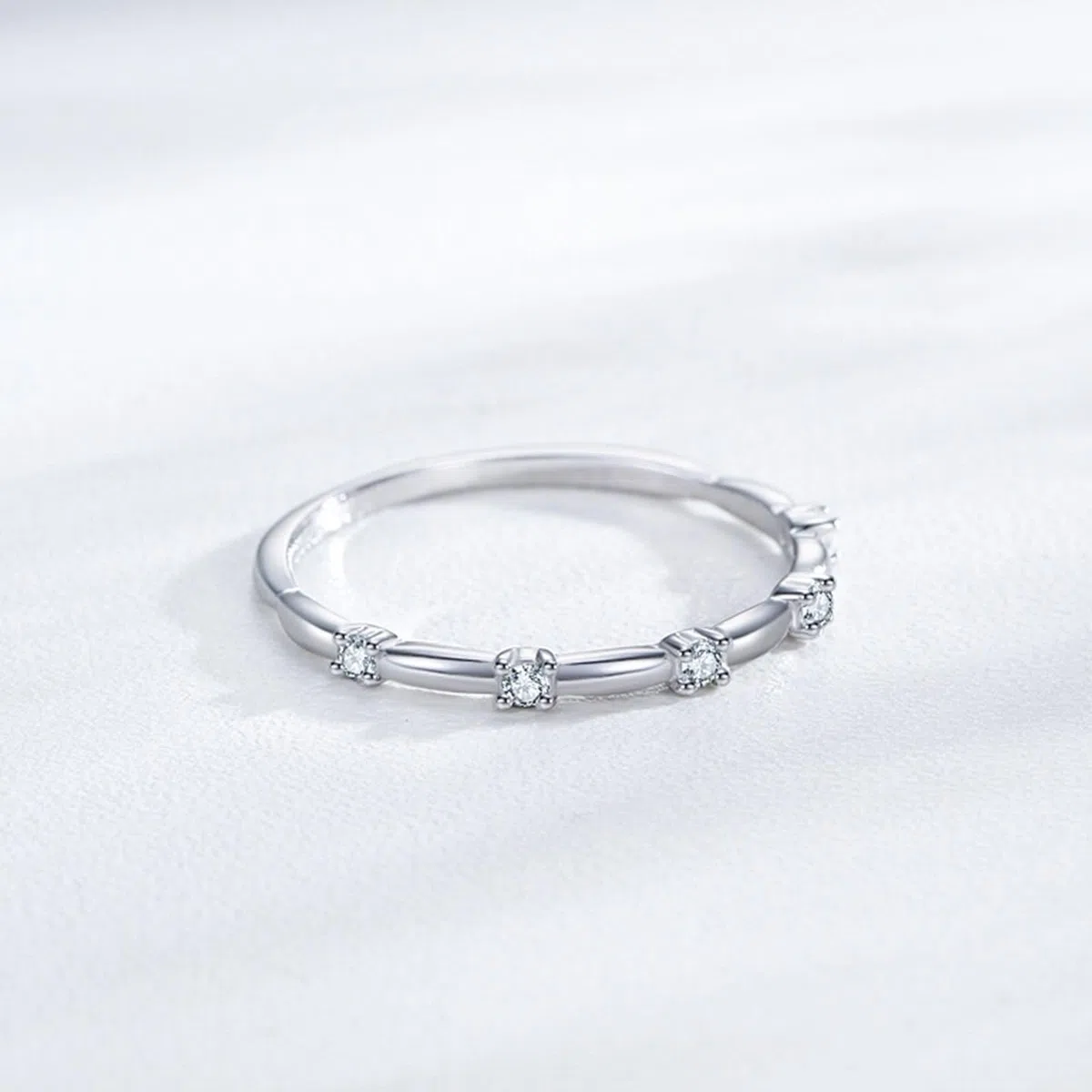 Anillos para mujer, diseño de fila apilable con diamantes redondos, regalos únicos para amigas y mujeres
