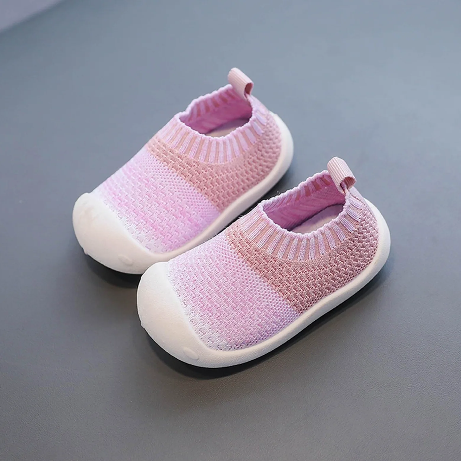Zapatos para bebés niños y niñas Calcetines Transpirables Primeros Pasos Interiores Exteriores Botas Goma Antideslizantes sin Cordones