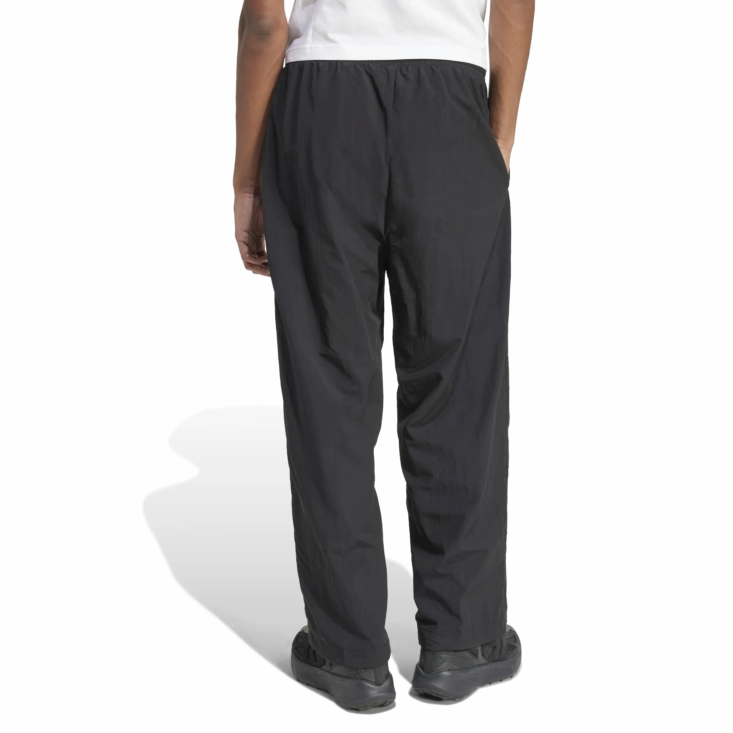 adidas Men's Pantalón técnico con Logotipo pequeño y Dobladillo Abierto Essential