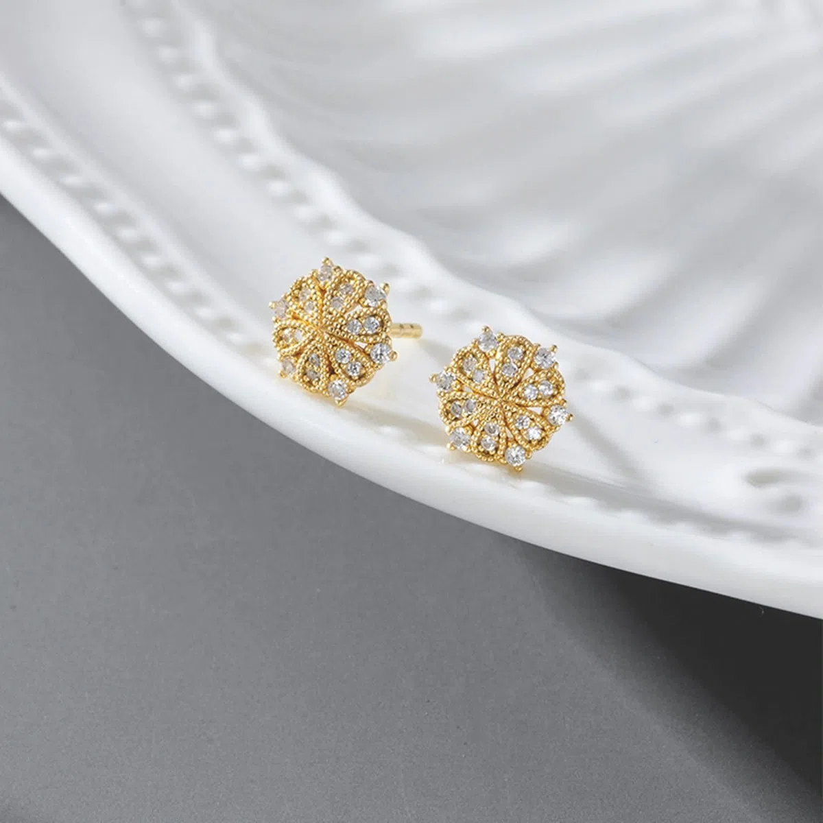 Pendientes de mujer en oro amarillo de 9 K/14 K/18 K Moissanita flor pendientes
