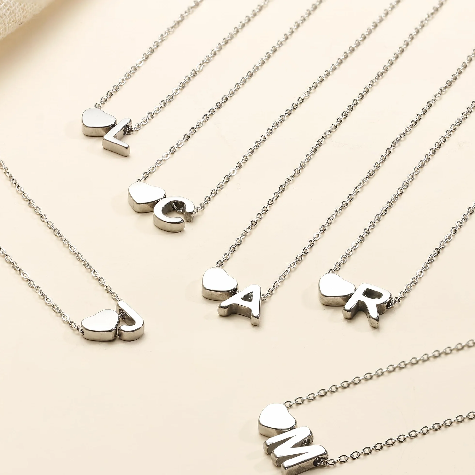 LOLIAS Personalizado Collar Inicial Corazón Plata Acero Inoxidable para Mujer