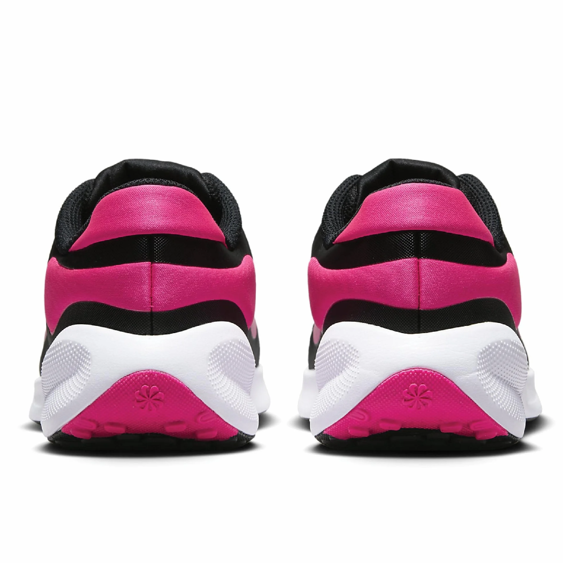 NIKE Unisex Kids Revolutin 7Sneaker
